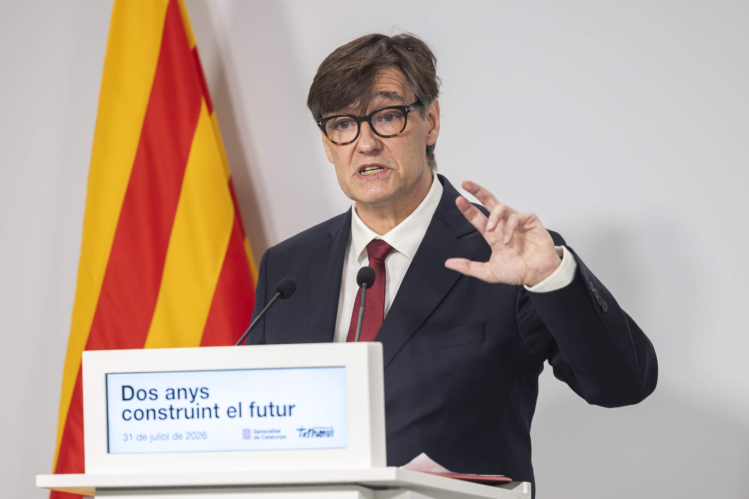 La oposición en bloque no compra el discurso "triunfalista" de Illa de los dos años: "No mencionó ni Rodalies"