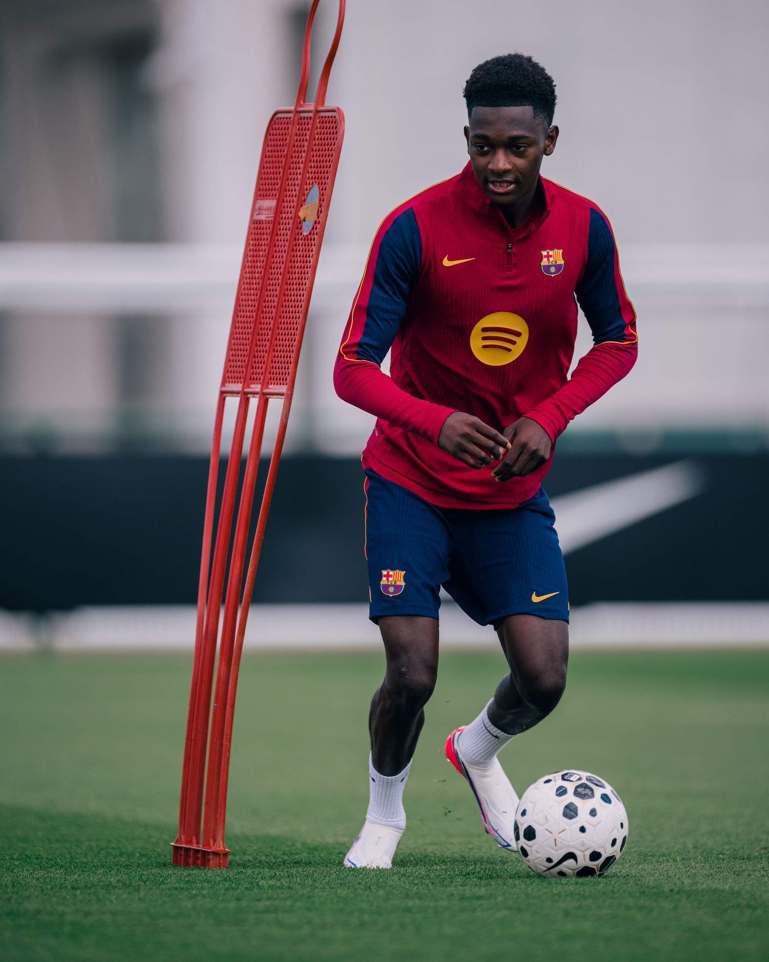 Jesse Bisiwu s'estrena a l''stage' del Barça a Anglaterra: "Treballaré de valent"