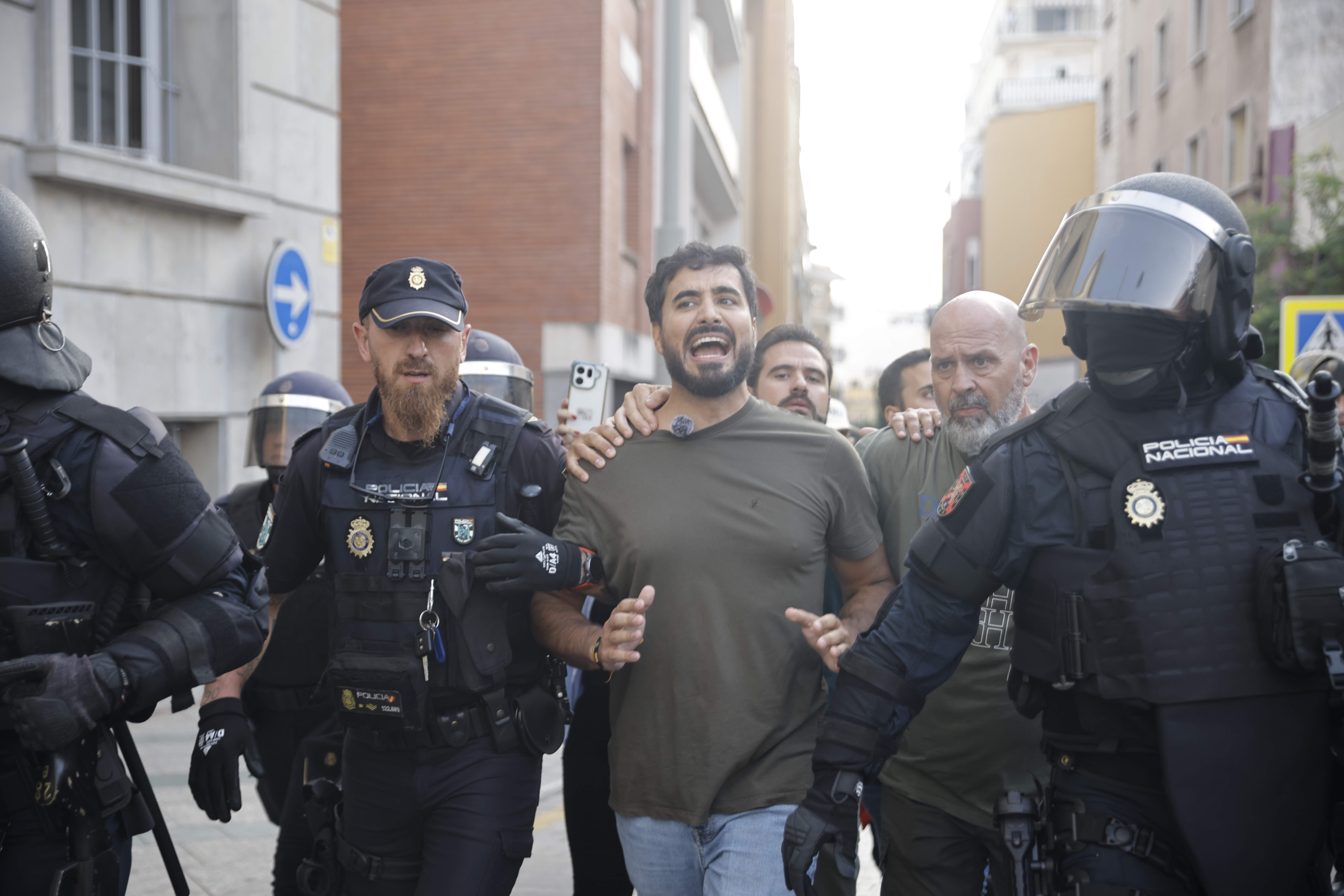 Els ceutins planten cara a Alvise Pérez, Vito Quiles i Núcleo Nacional: "Això és Ceuta, no Torre Pacheco"