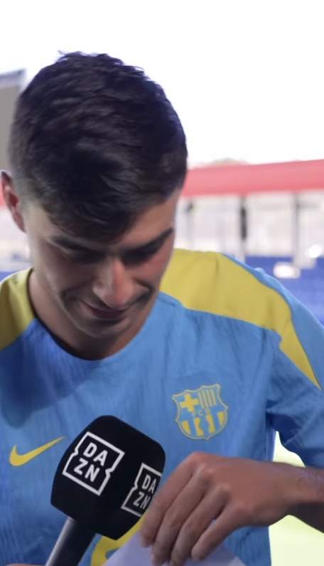 Pedri, amb el sobre de DAZN amb la promesa si guanyava el Mundial IG
