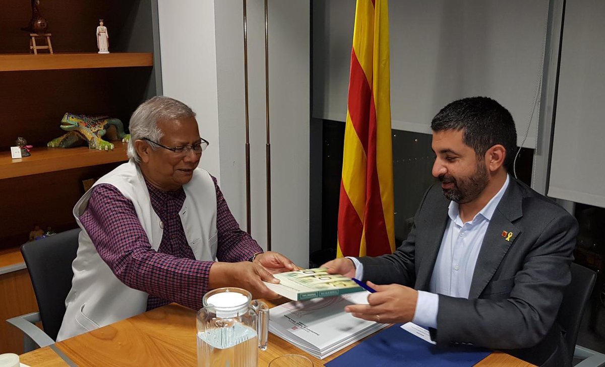 El Homrani es reuneix amb el premi Nobel de la Pau Muhammad Yunus