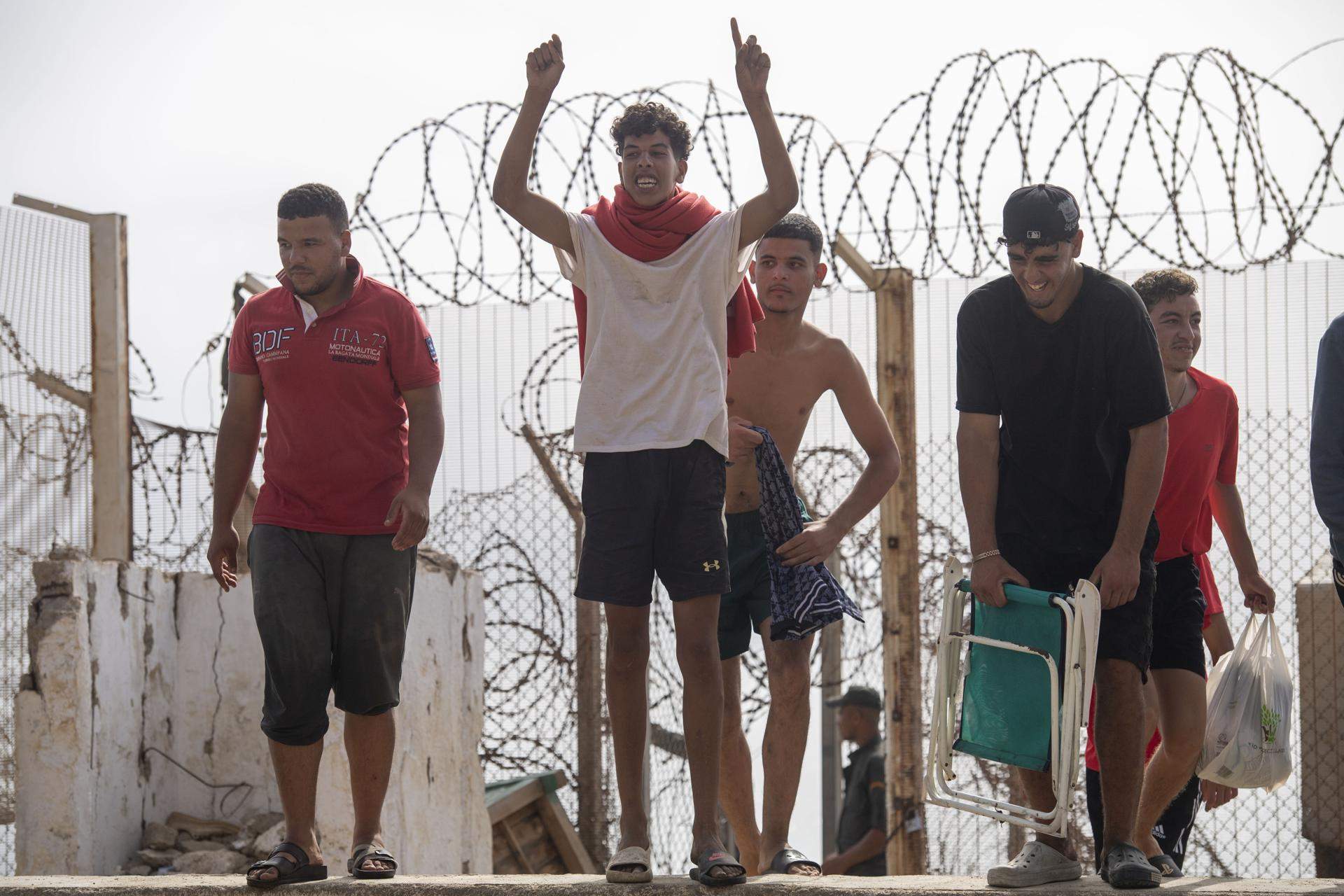 Influencers marroquins impulsen una crida per entrar massivament a Ceuta i Melilla el 15 d’agost