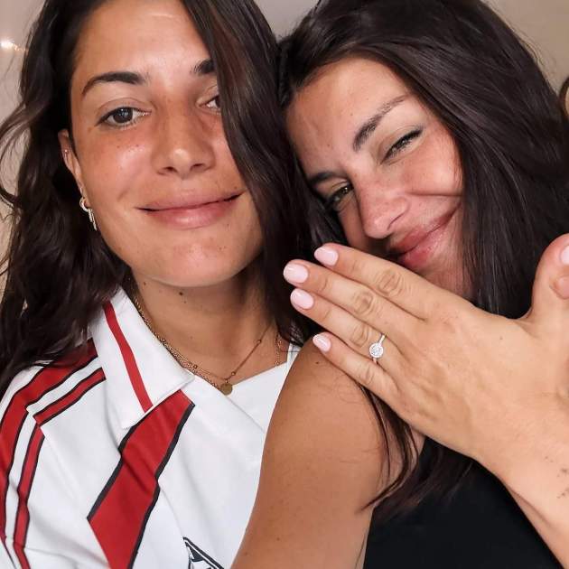 Dulceida amb l'anell que li ha regalat Alba Paúl / Instagram