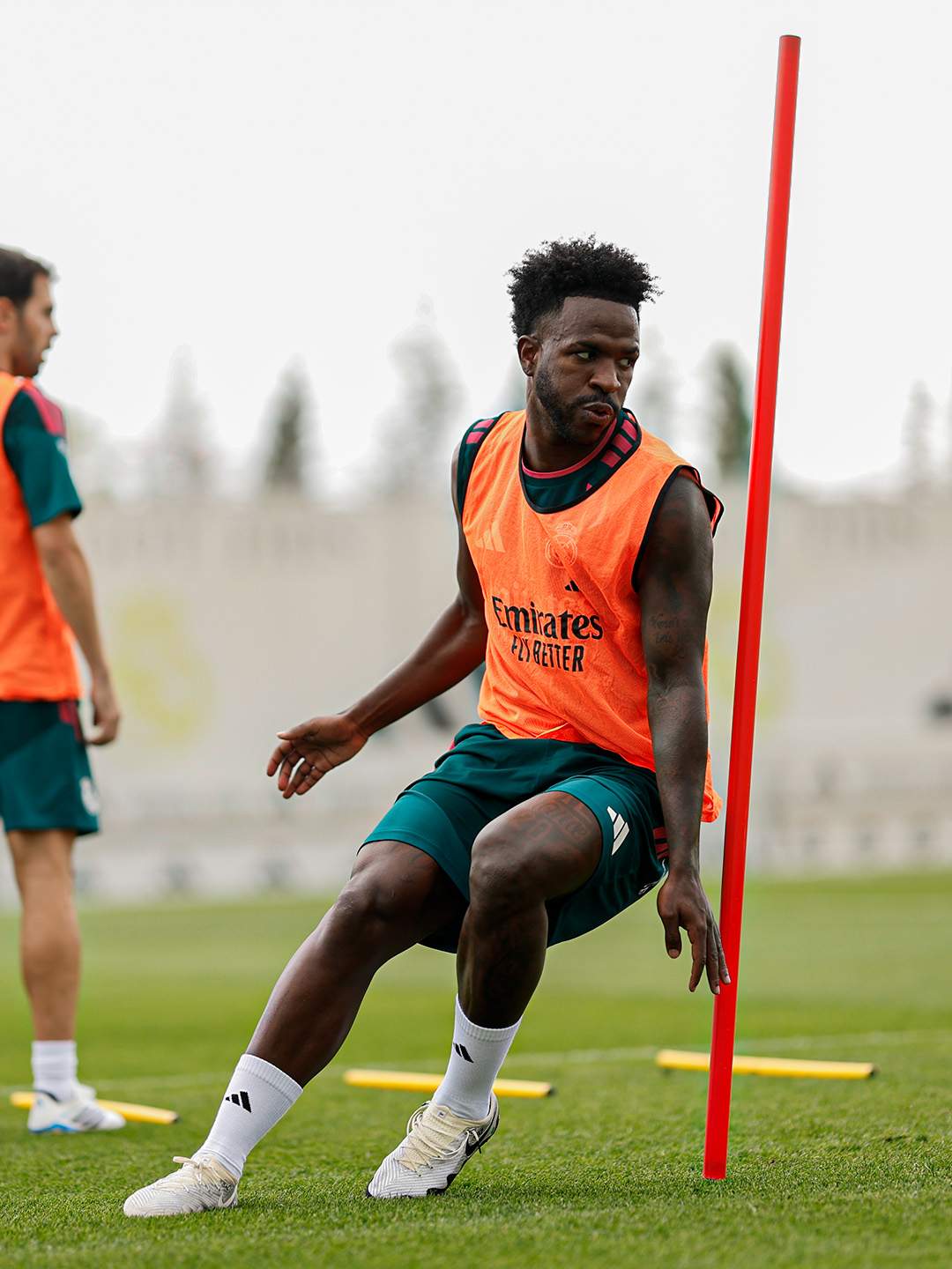 En el seu primer entrenament, Mourinho es reuneix amb Vinicius i li posa tres condicions per jugar