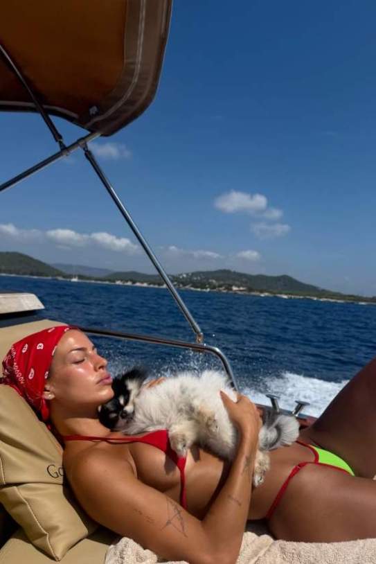 Jessica Goicoechea y su perrito IG
