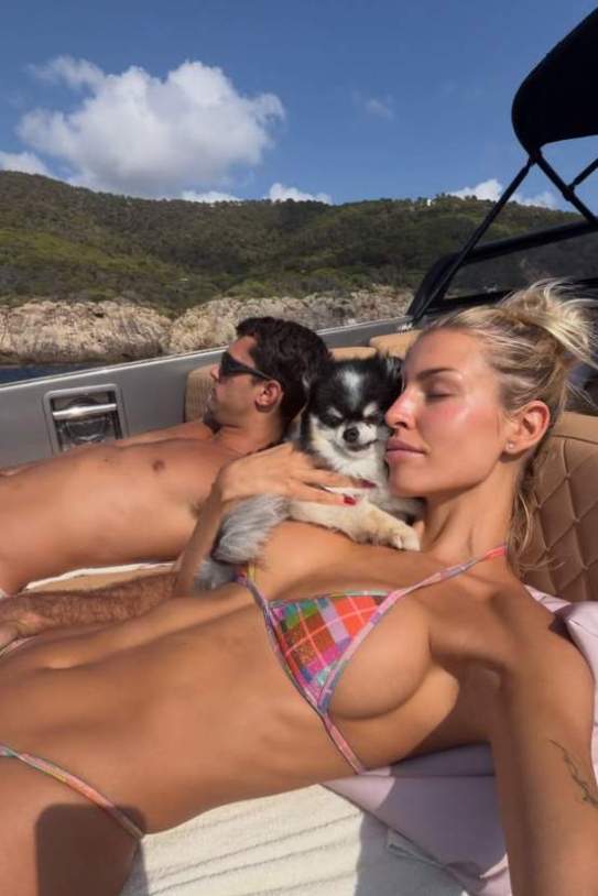 Jessica Goicoechea, su novio y su perrito IG