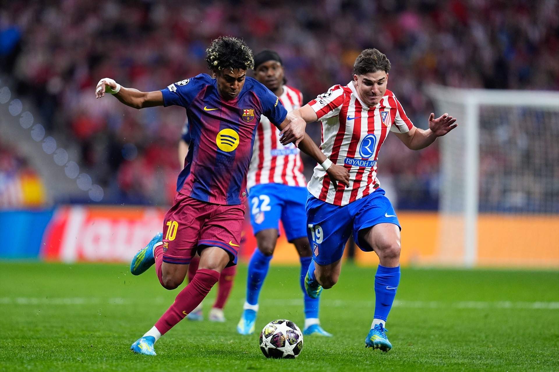 Lamine Yamal revoluciona el fitxatge de Julián Álvarez pel Barça amb un gest il·lusionant