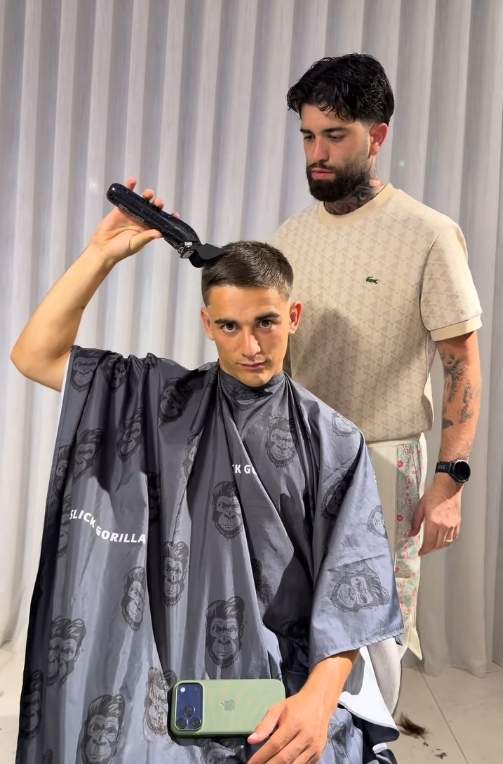 Gavi a la perruqueria per al canvi de look/ Instagram