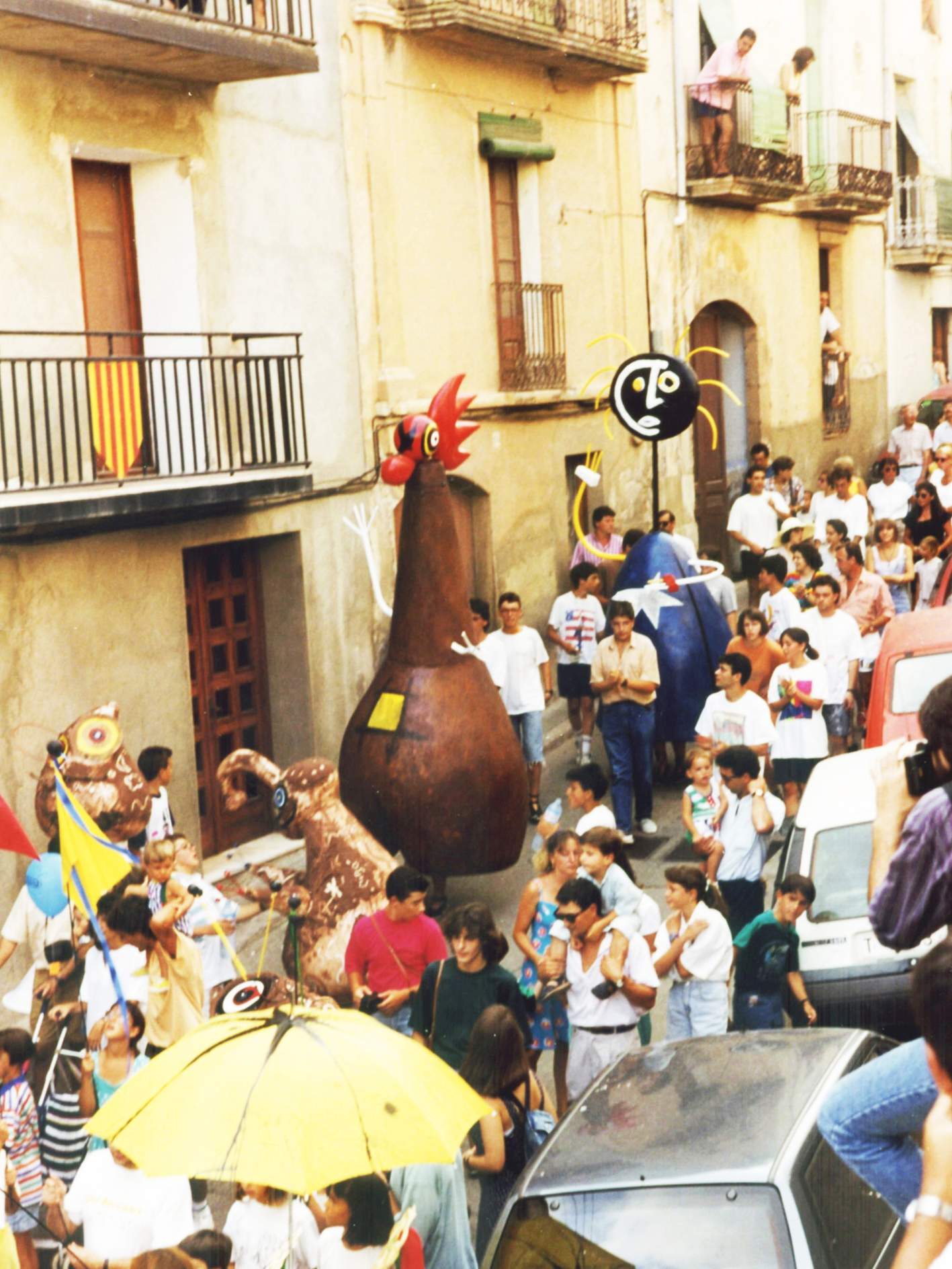 Cercavila amb els ninots el 1993. Cercavila amb els ninots el 1993.
