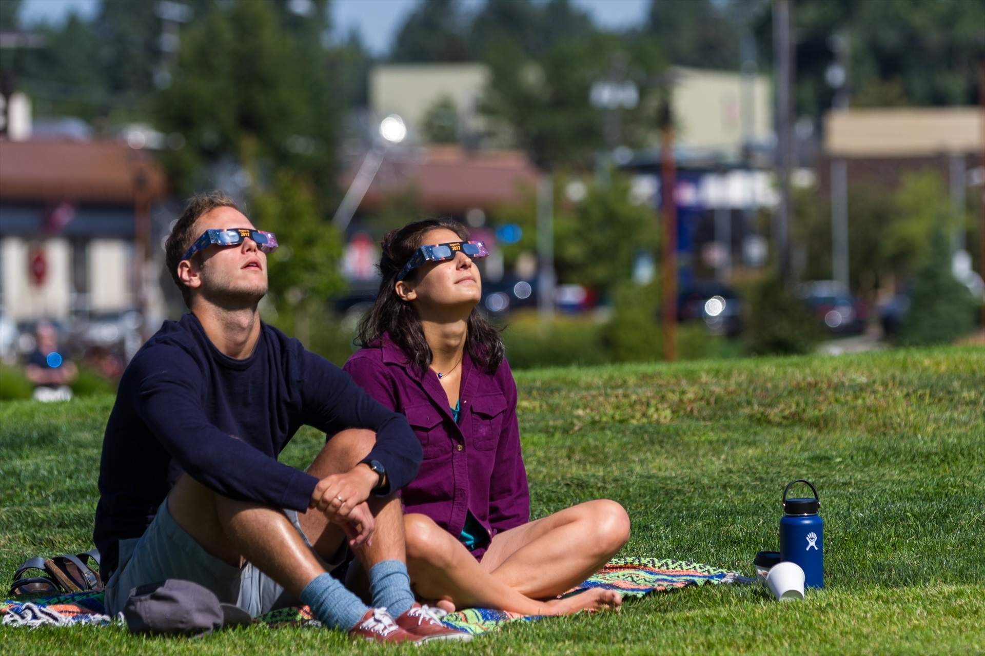 Alerta dels oftalmòlegs pel perill invisible de l’eclipsi: la retina es pot cremar sense que ens n’adonem