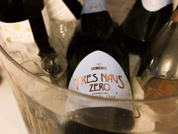 El cava Tres Naus Zero, un llançament de Cellers Domenys. El cava Tres Naus Zero, un llançament de Cellers Domenys.