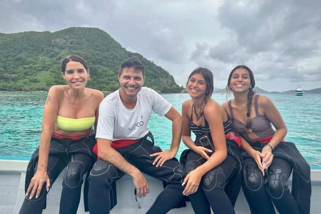 Joaquin Sánchez con su mujer y sus hijas / Instagram