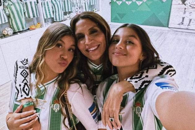 Susana, la mujer de Joaquín, con Daniela y Salma / Instagram