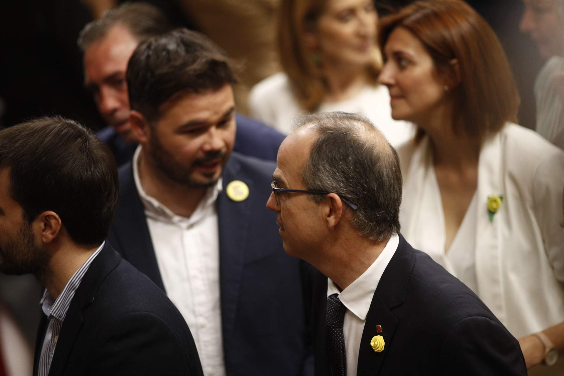 Rufián acusa a Puigdemont de haber hecho "el ridículo" y Turull le reprocha que se dedique a "salvar España"