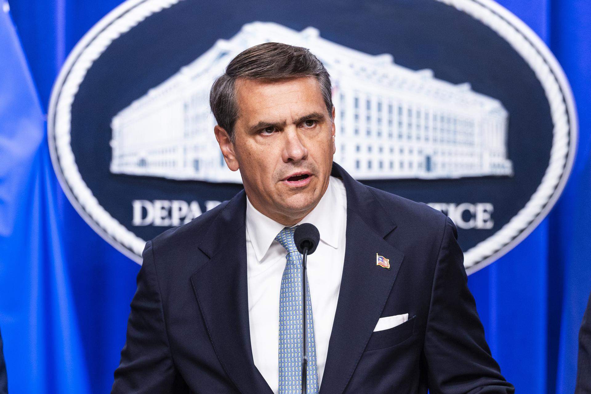 El Senado confirma al exabogado de Trump como fiscal general a pesar de las reticencias republicanas
