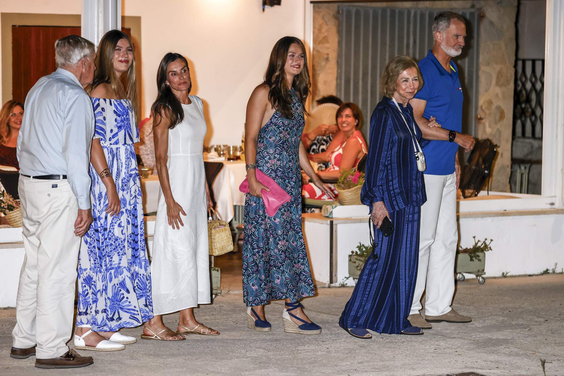 La família reial arribant al restaurant Mia de Portitxol, Mallorca / Gtres La família reial arribant al restaurant Mia de Portitxol, Mallorca / Gtres