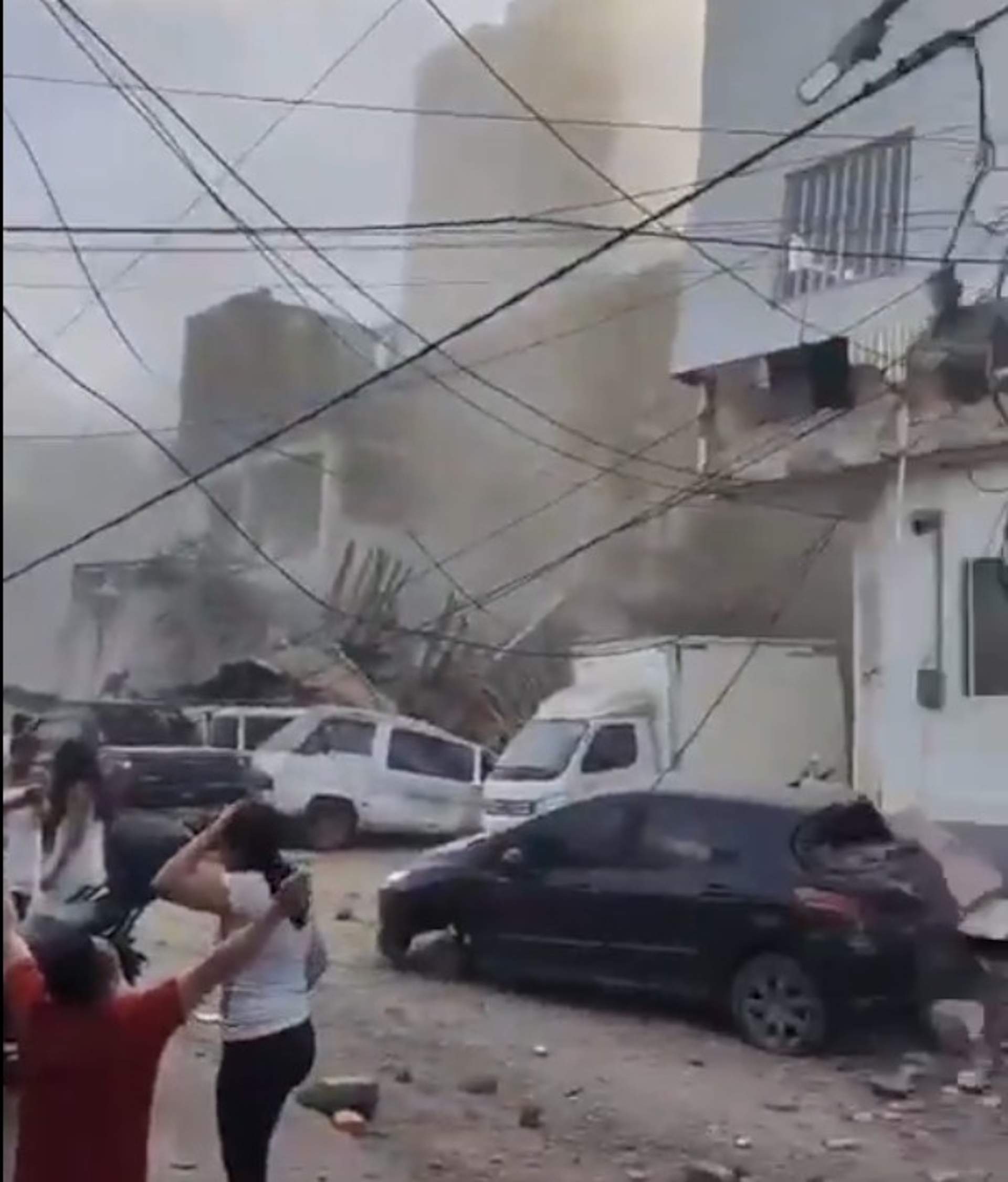Un potente terremoto de 7,4 sacude Colombia y derrumba edificios enteros