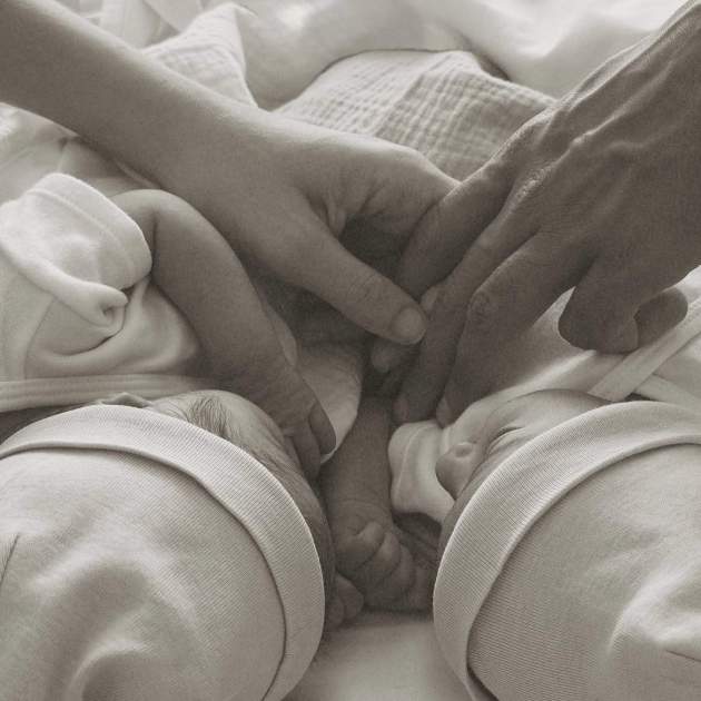 Les fotos del naixement de les bessones de Luna Serrat i Dani Ceballos / Instagram Les fotos del naixement de les bessones de Luna Serrat i Dani Ceballos / Instagram