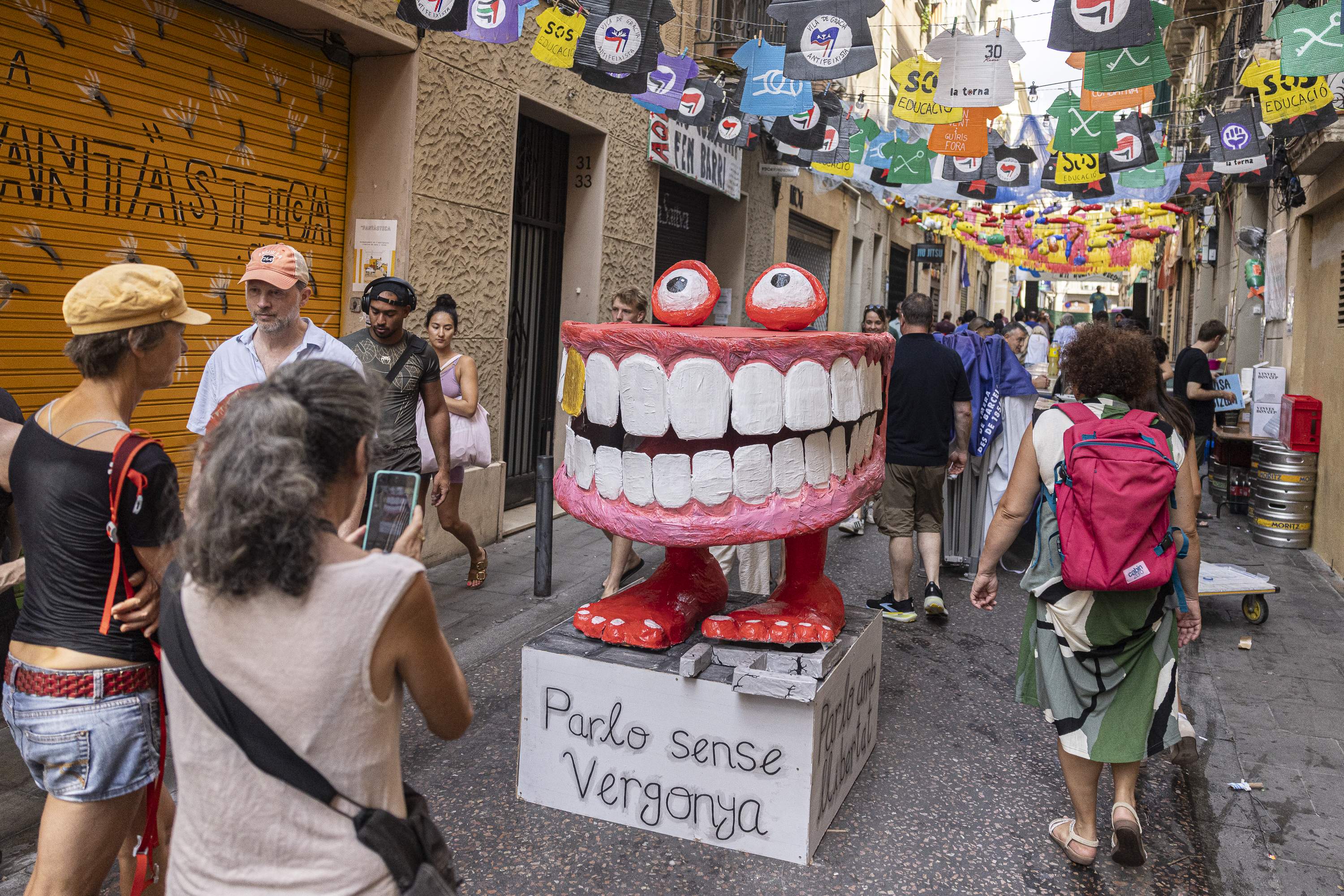 carrer Sant Pere Màrtir GUARNITS FM GRACIA / Foto: Montse Giralt carrer Sant Pere Màrtir GUARNITS FM GRACIA / Foto: Montse Giralt