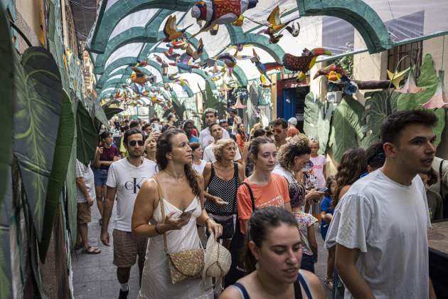 carrer mozart GUARNITS FM GRACIA / Foto: Montse Giralt carrer mozart GUARNITS FM GRACIA / Foto: Montse Giralt