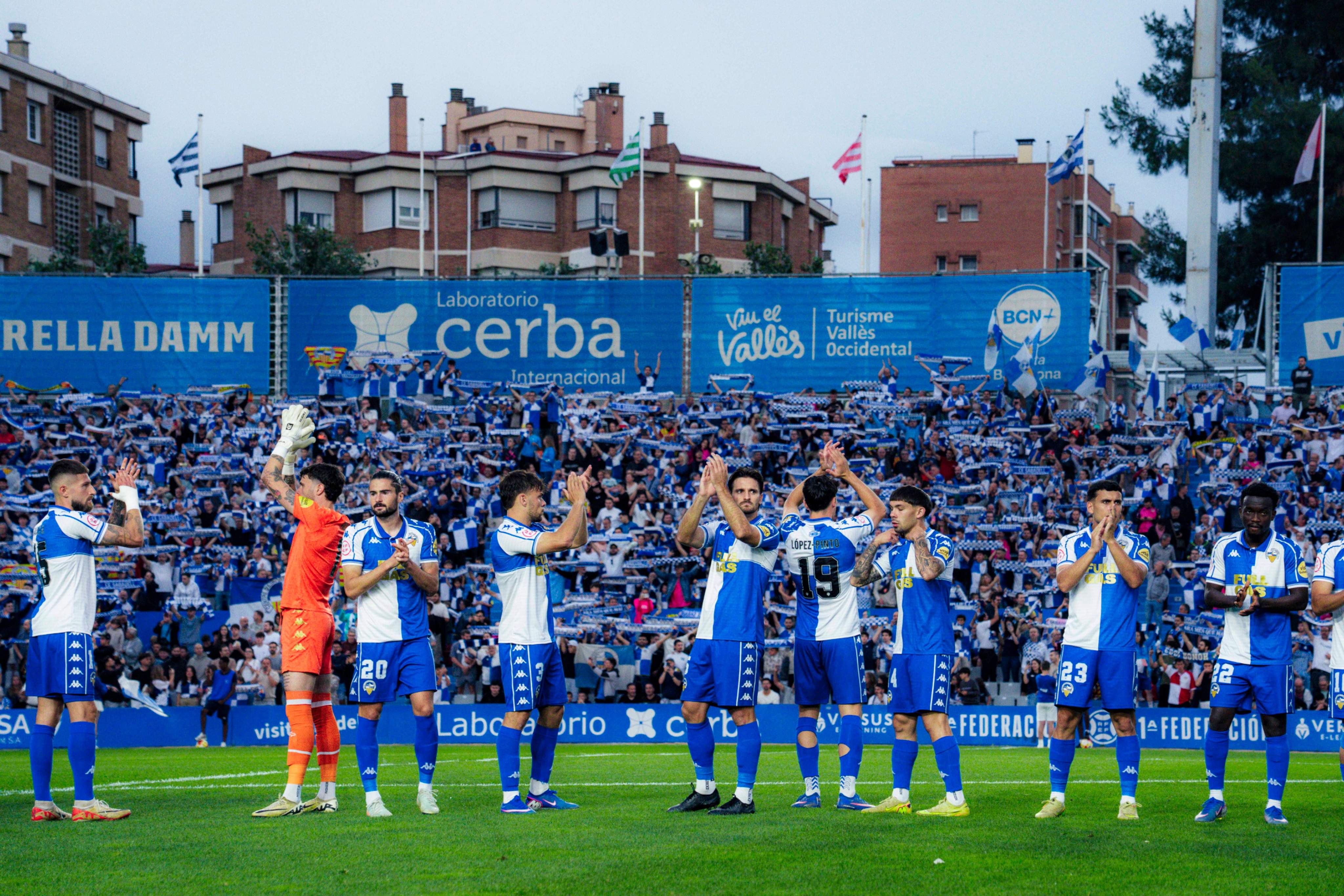 El Sabadell se estrena en Segunda División cinco años después: el sueño comienza en El Molinón