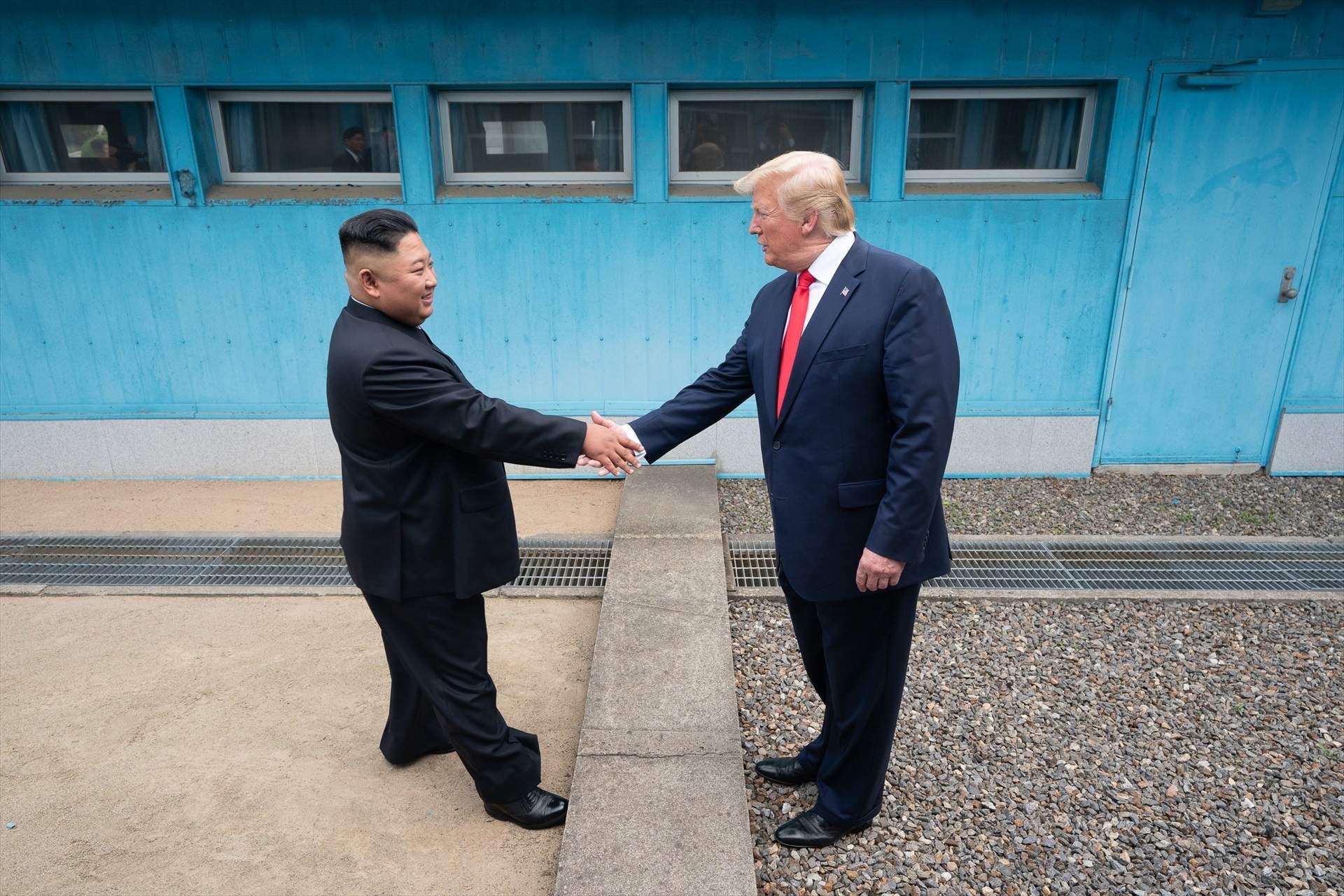 Trump pica l'ullet a Kim Jong-un: menys exercicis militars a Corea del Sud