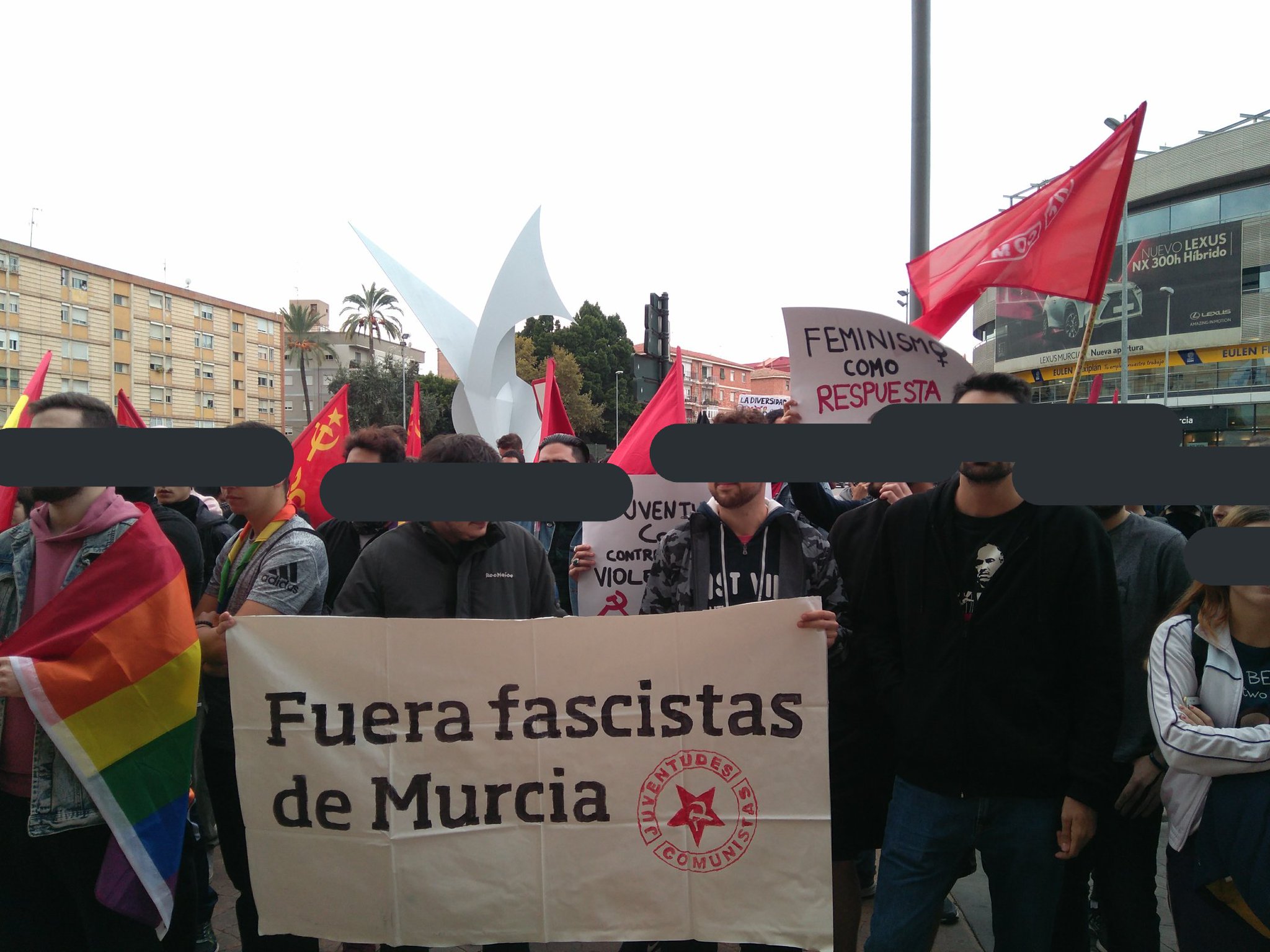 Cargas y detenciones protagonizan un acto de Vox en Murcia