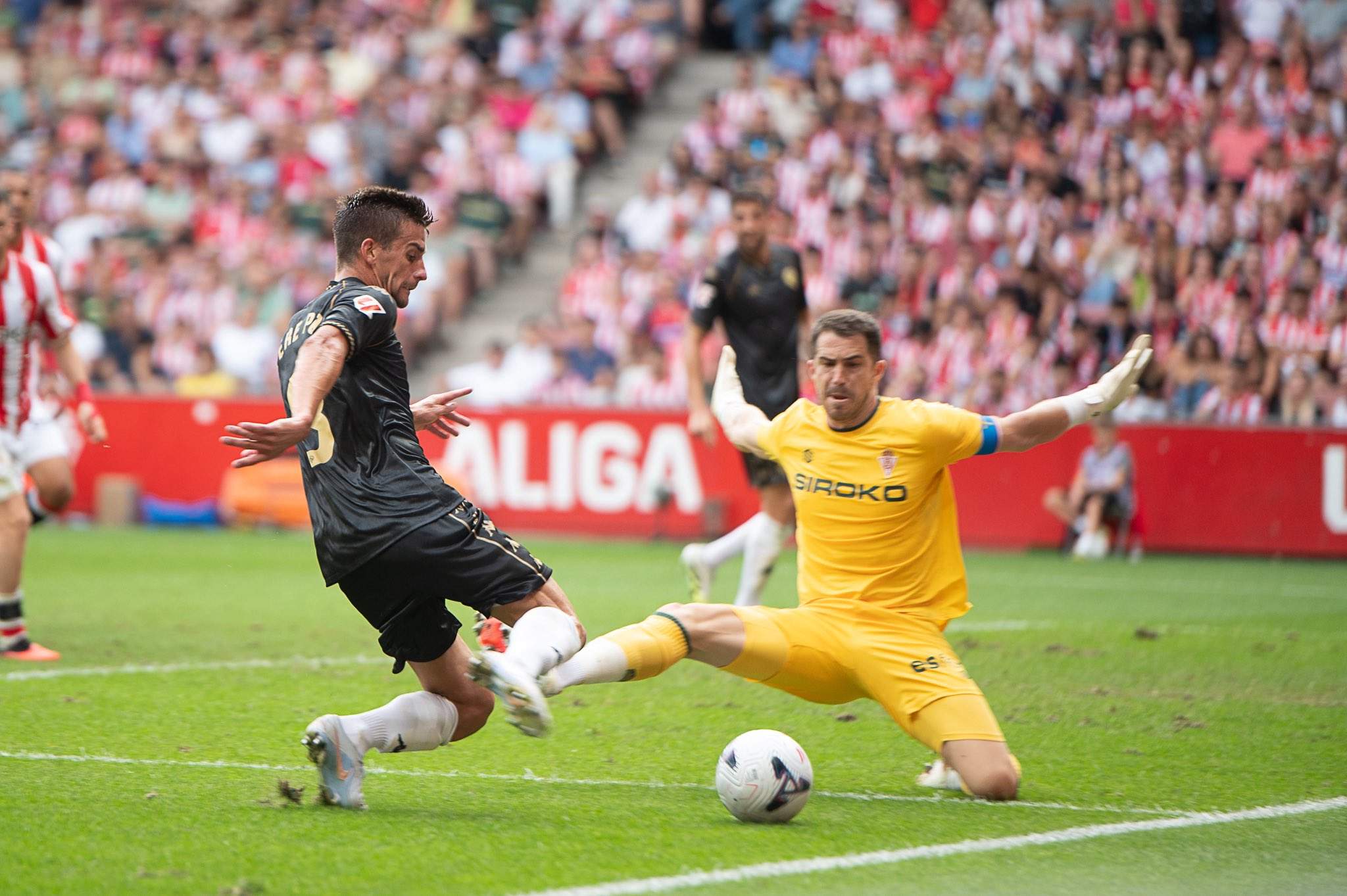 El Sabadell deixa bones sensacions en el seu retorn a Segona amb un meritori empat contra l'Sporting (0-0)