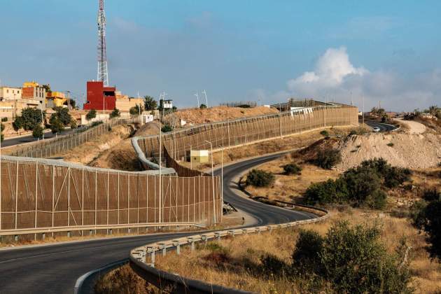 ceuta frontera marroc exèrcit migrants efe (2) ceuta frontera marroc exèrcit migrants efe (2)