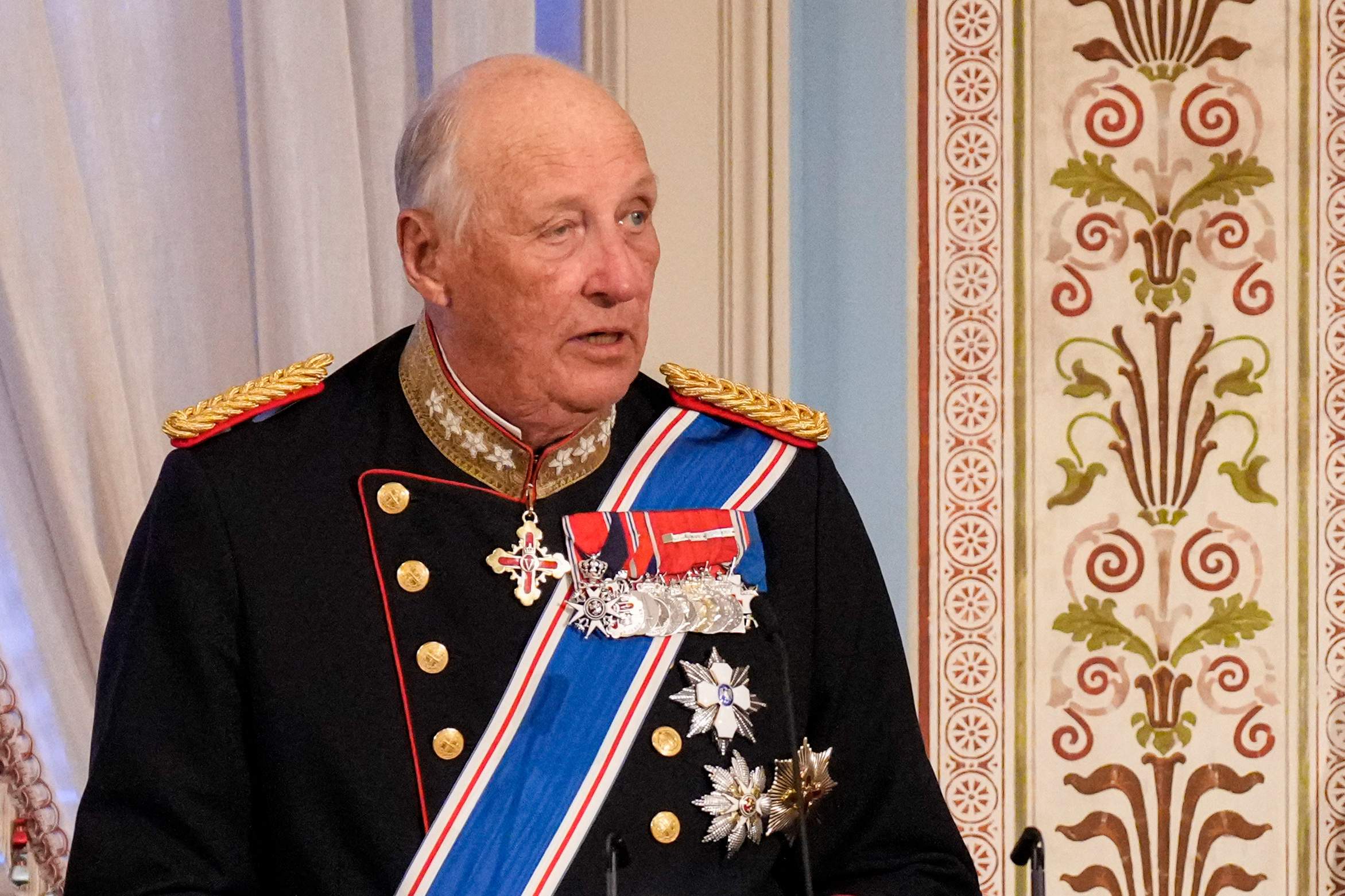 El rei Harald V de Noruega, hospitalitzat amb anèmia
