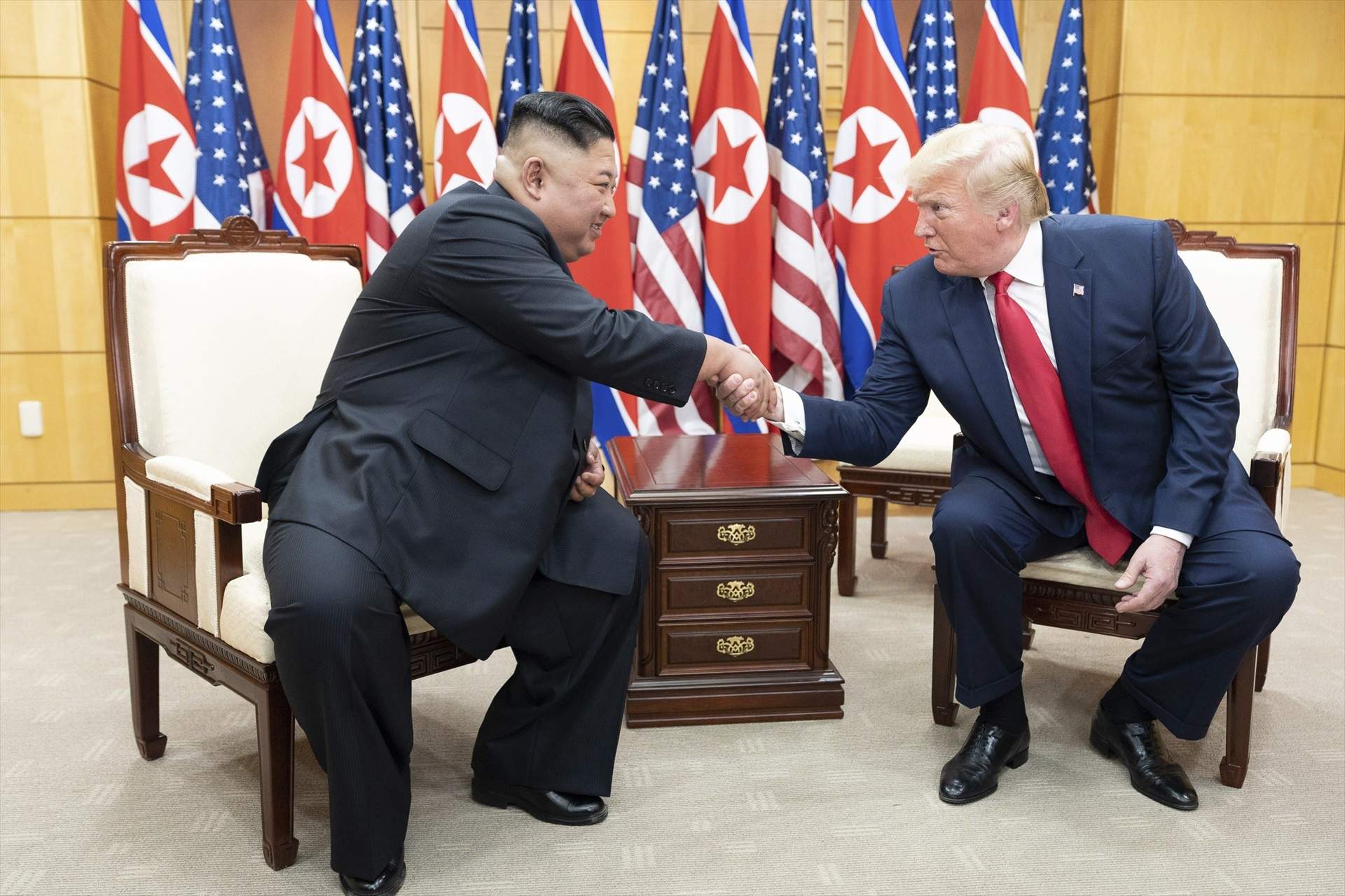 Trump torna a picar a la porta de Kim Jong-un amb una foto insòlita