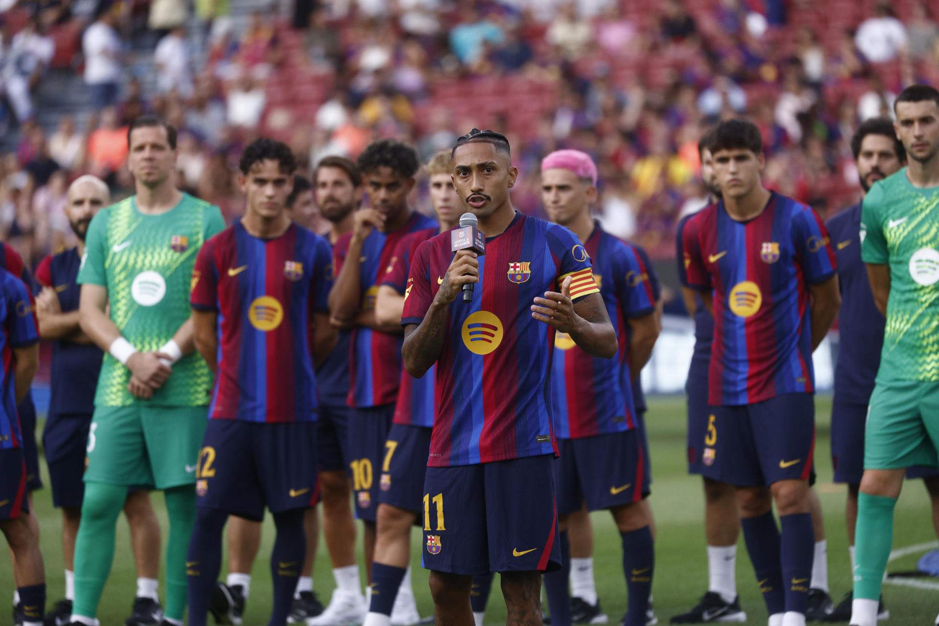 Flick i Raphinha reforcen l'ambició del Barça: "Estem preparats per lluitar per cada títol"