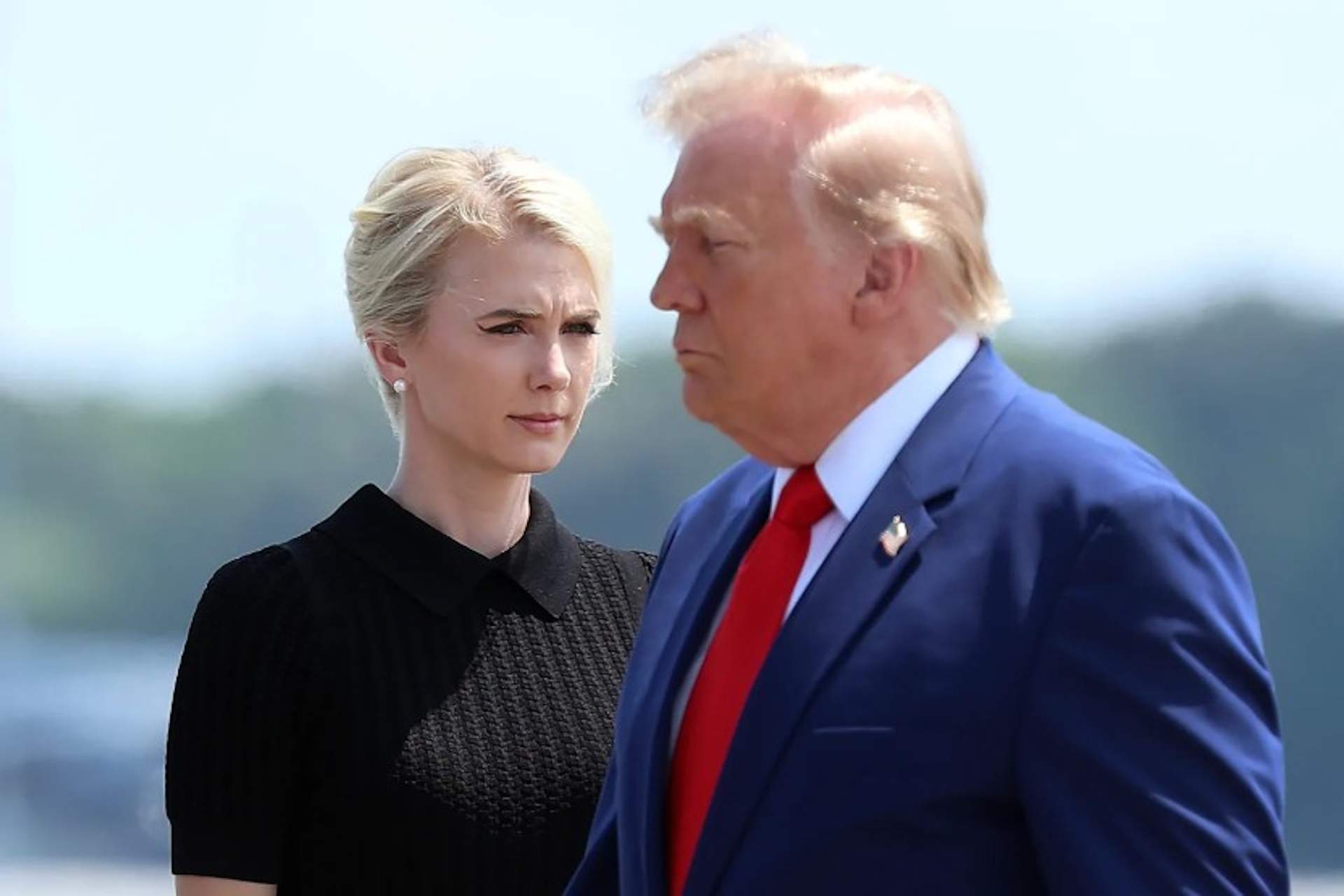 Qui és Natalie Harp, la jove "impressora humana" que s’ha convertit en una peça clau al costat de Trump?
