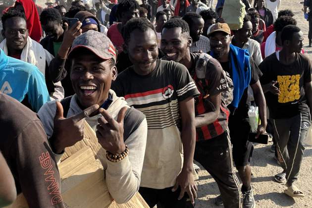 trampolin migrants ceuta desallotjament efe  (6)