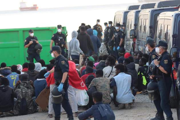 trampolin migrants ceuta desallotjament efe  (3)