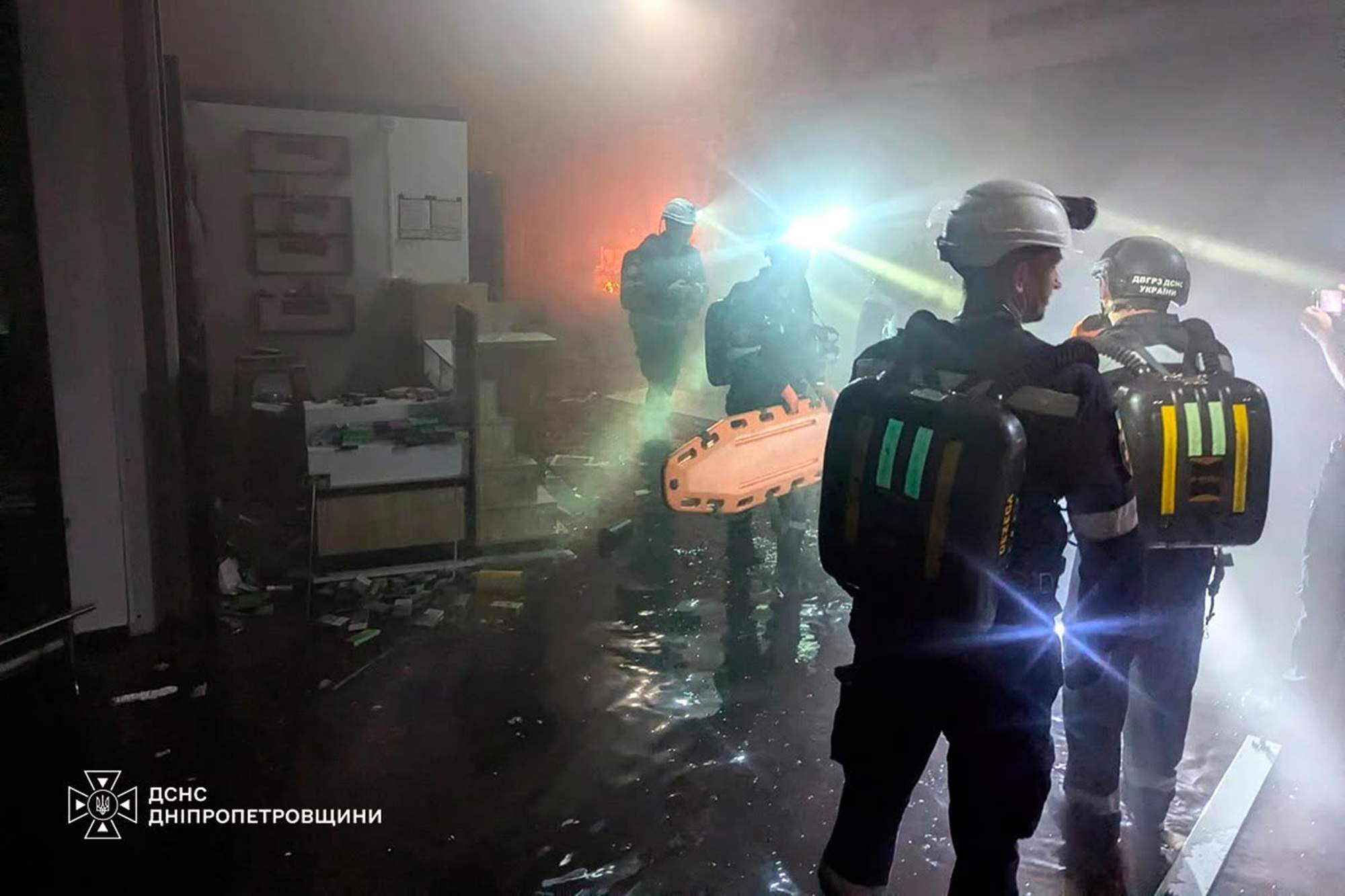 14 morts i 121 ferits en un atac rus amb drons contra un centre comercial a Ucraïna