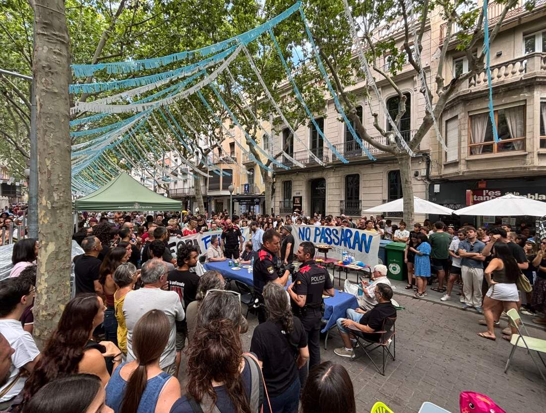 Unes 500 persones rebutgen la presència d’Aliança Catalana al dinar de la Festa Major d’Igualada