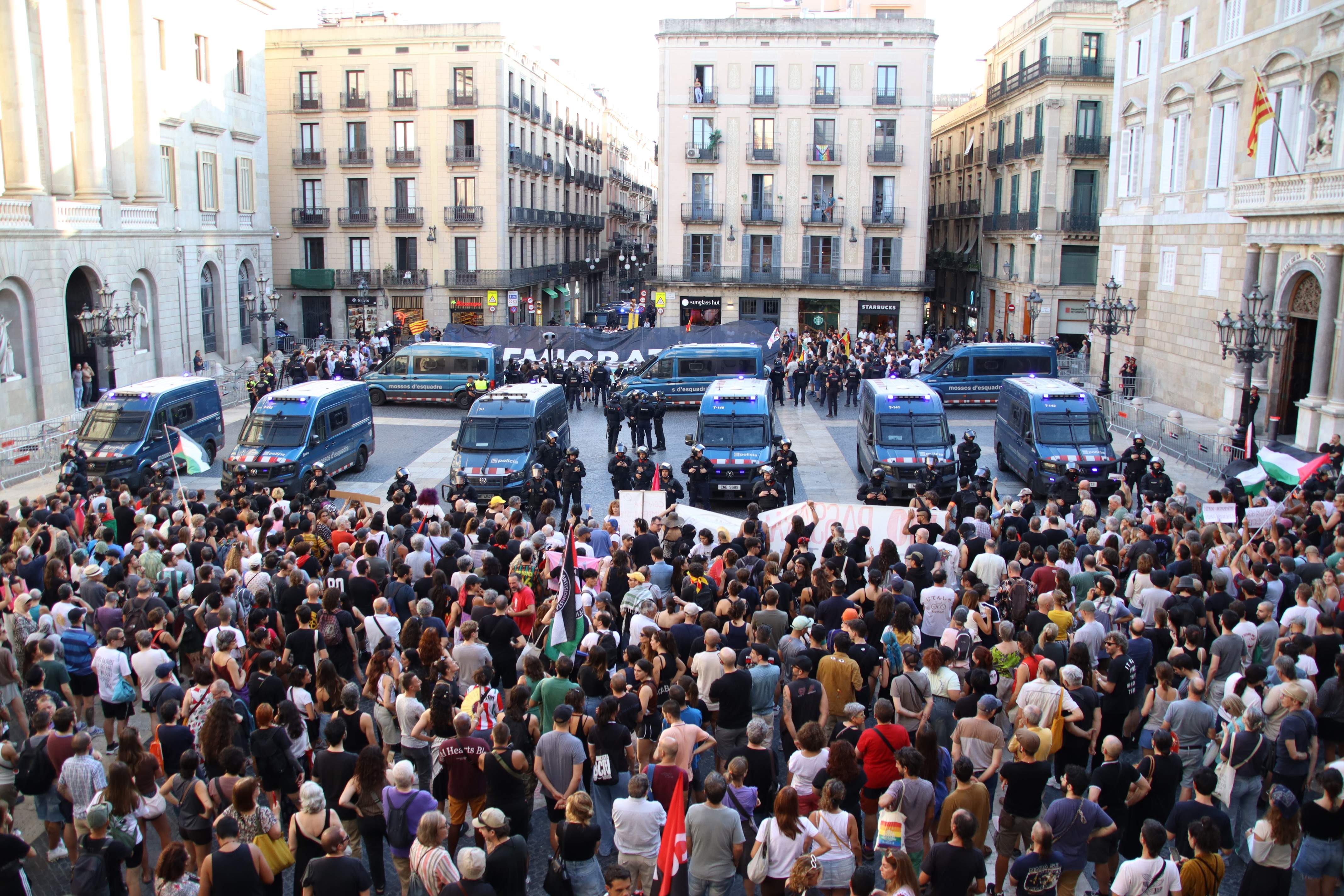 Fracàs de la cita ultra de Save Europe a Barcelona: reuneix unes desenes de persones