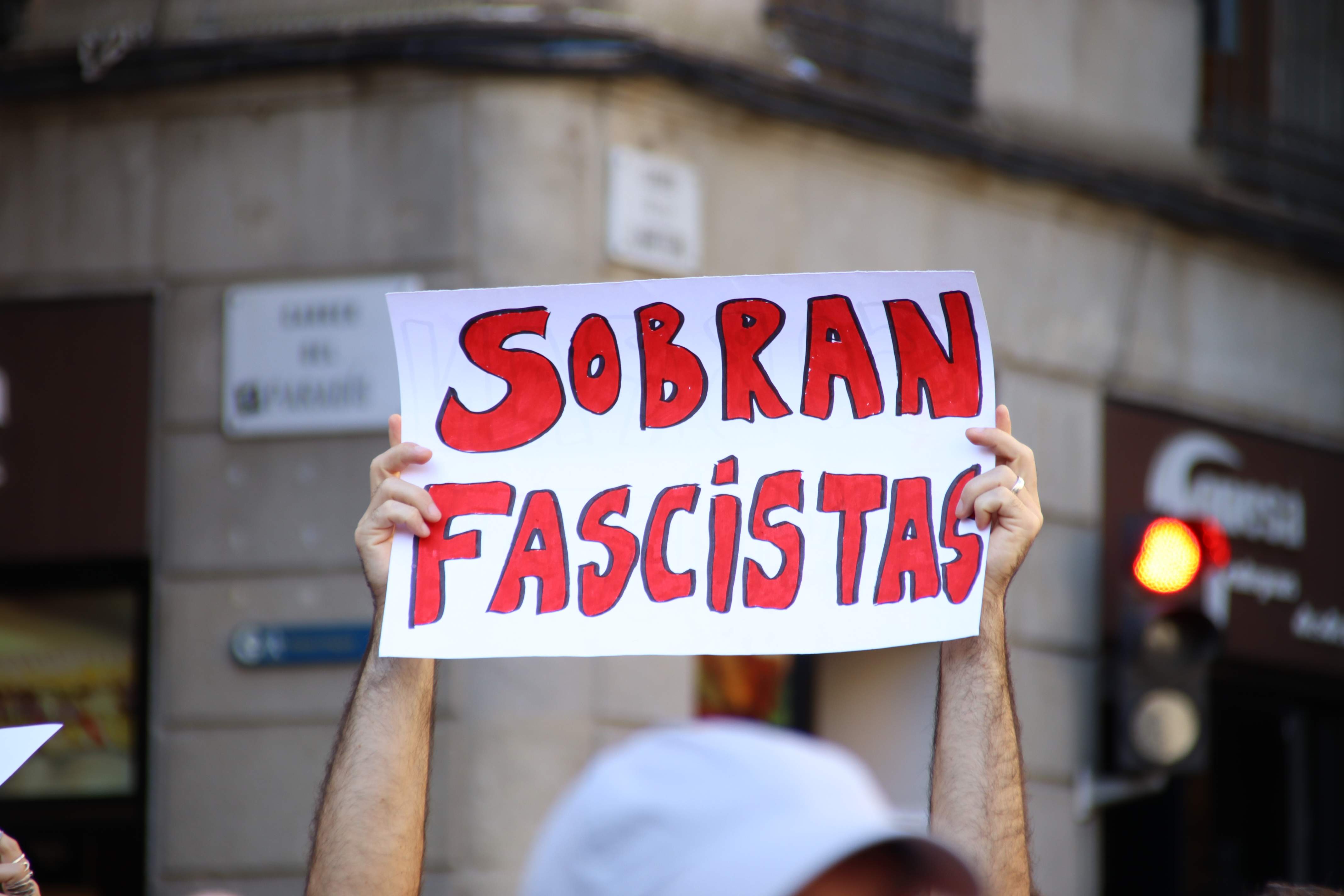 Barcelona portarà a Fiscalia els missatges d’odi de la concentració de Save Europe Act