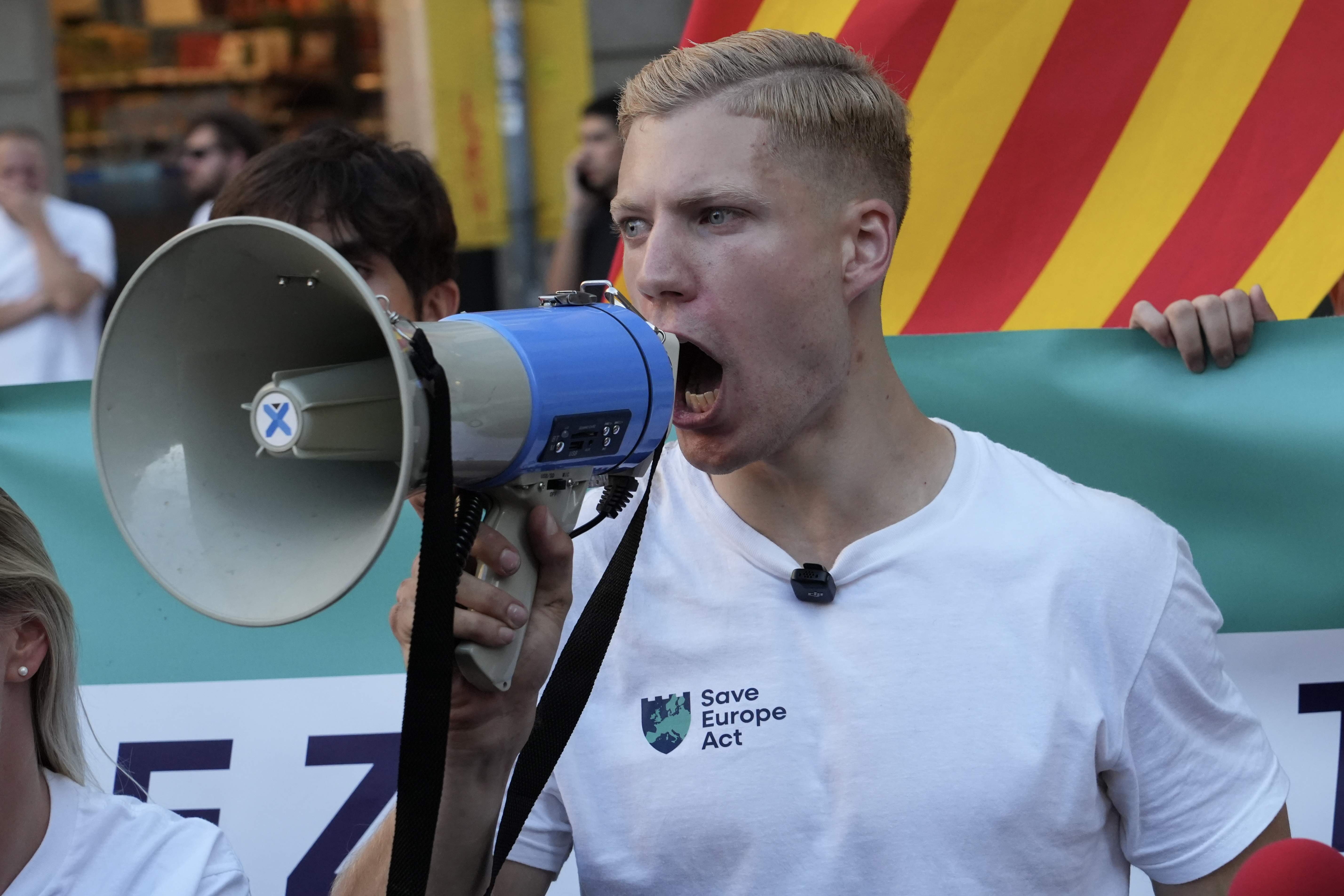 Els Comuns reclamen una sanció de fins a 500.000 euros per als convocants de la cita ultra a Barcelona