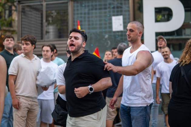 EuropaPress 7726775 varias personas concentracion save europe act plaza sant jaume 22 agosto (2) EuropaPress 7726775 varias personas concentracion save europe act plaza sant jaume 22 agosto (2)