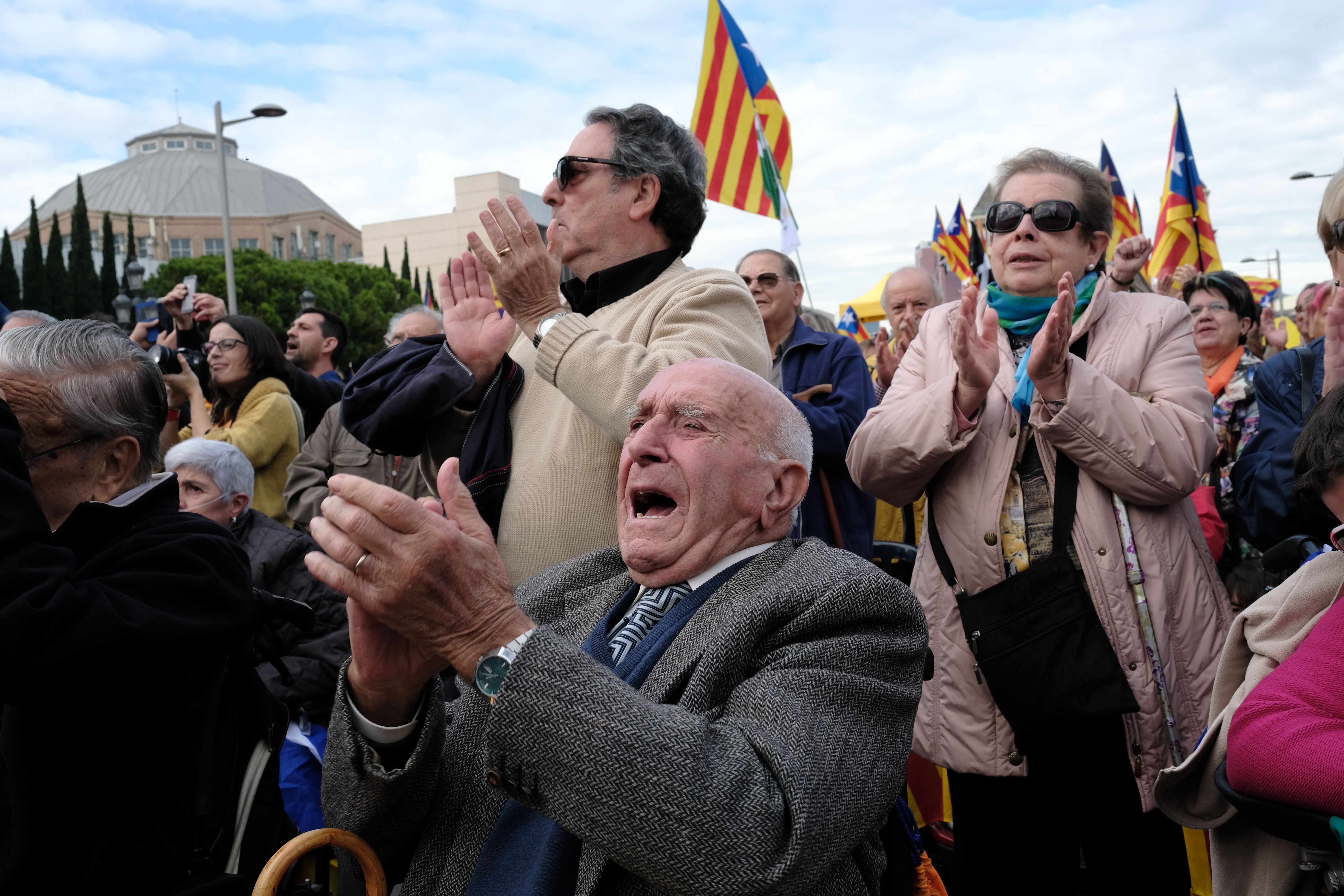 Galeria: acte massiu en defensa dels càrrecs investigats
