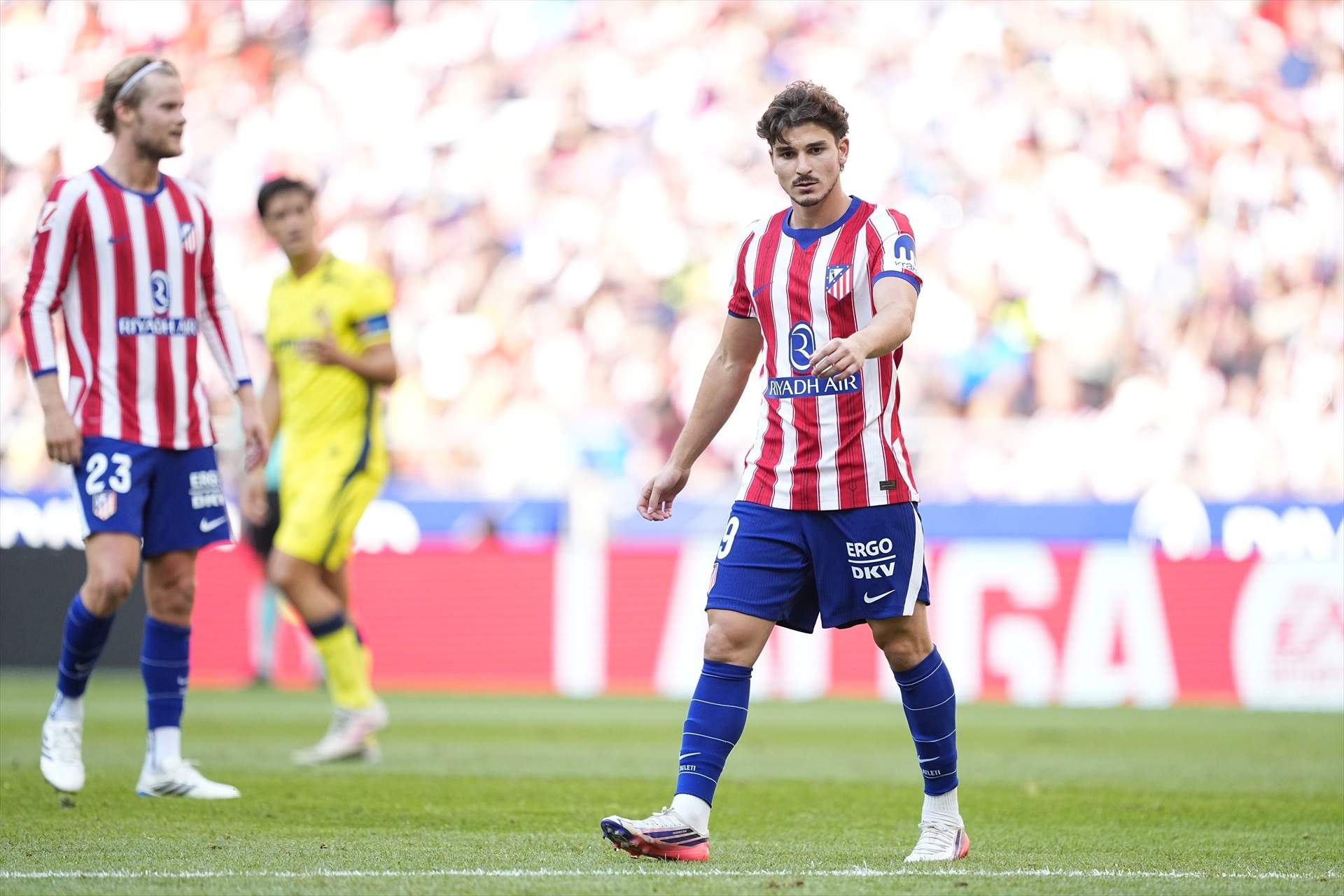 L'Atlètic de Madrid canvia el pla i ofereix Julián Álvarez al Barça per al gener, l'acord és total