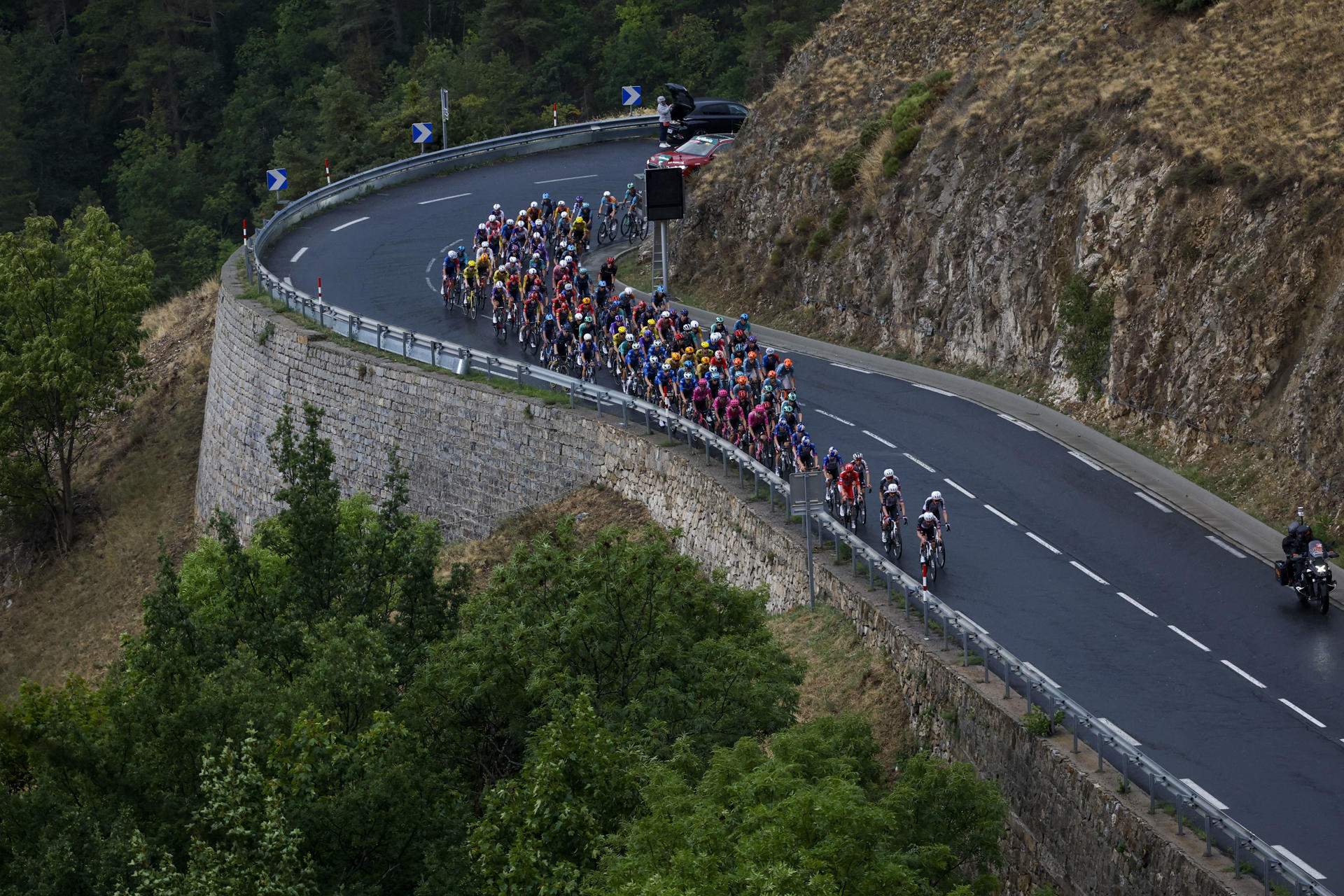 Cancel·lada la tercera etapa de la Vuelta per una brutal granissada als Pirineus