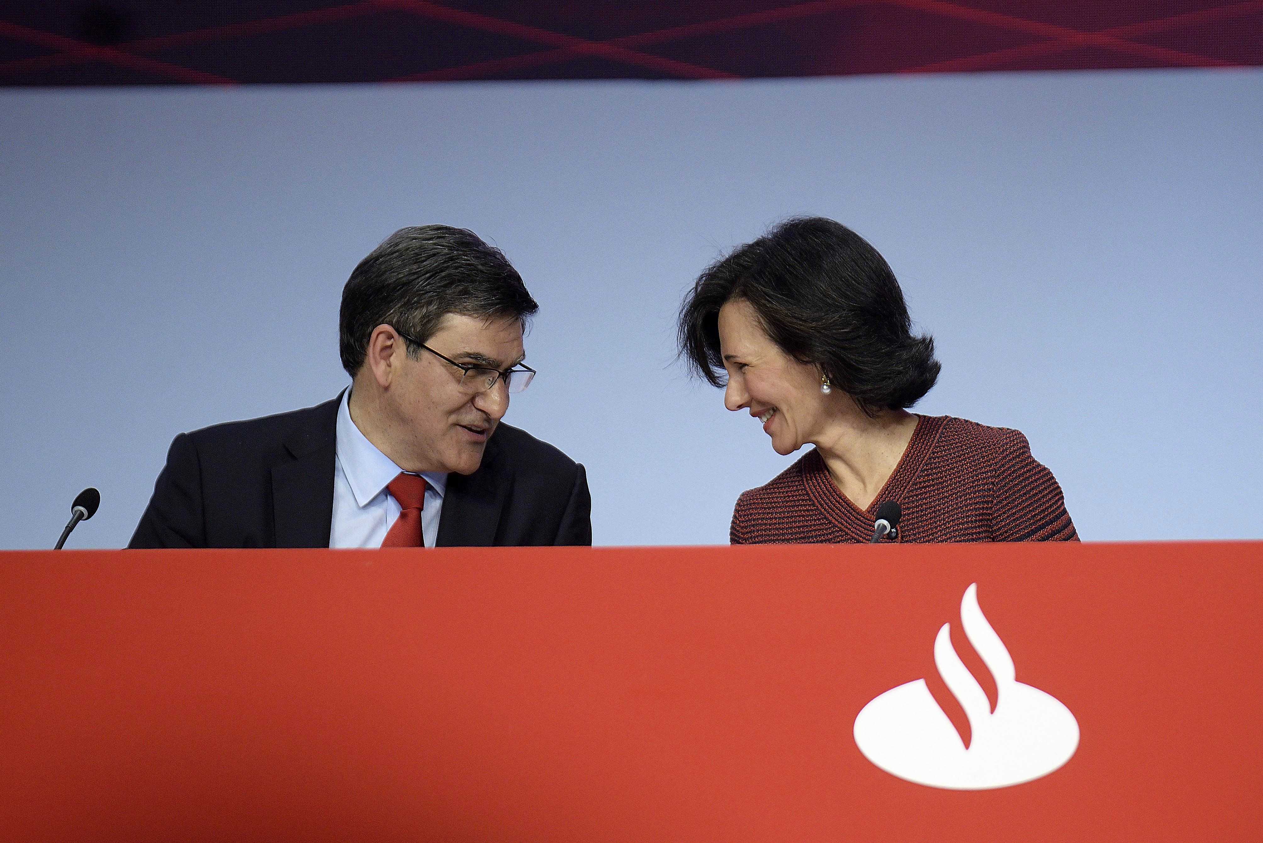 Santander gana 4.606 millones y defiende un Gobierno "estable y previsible"
