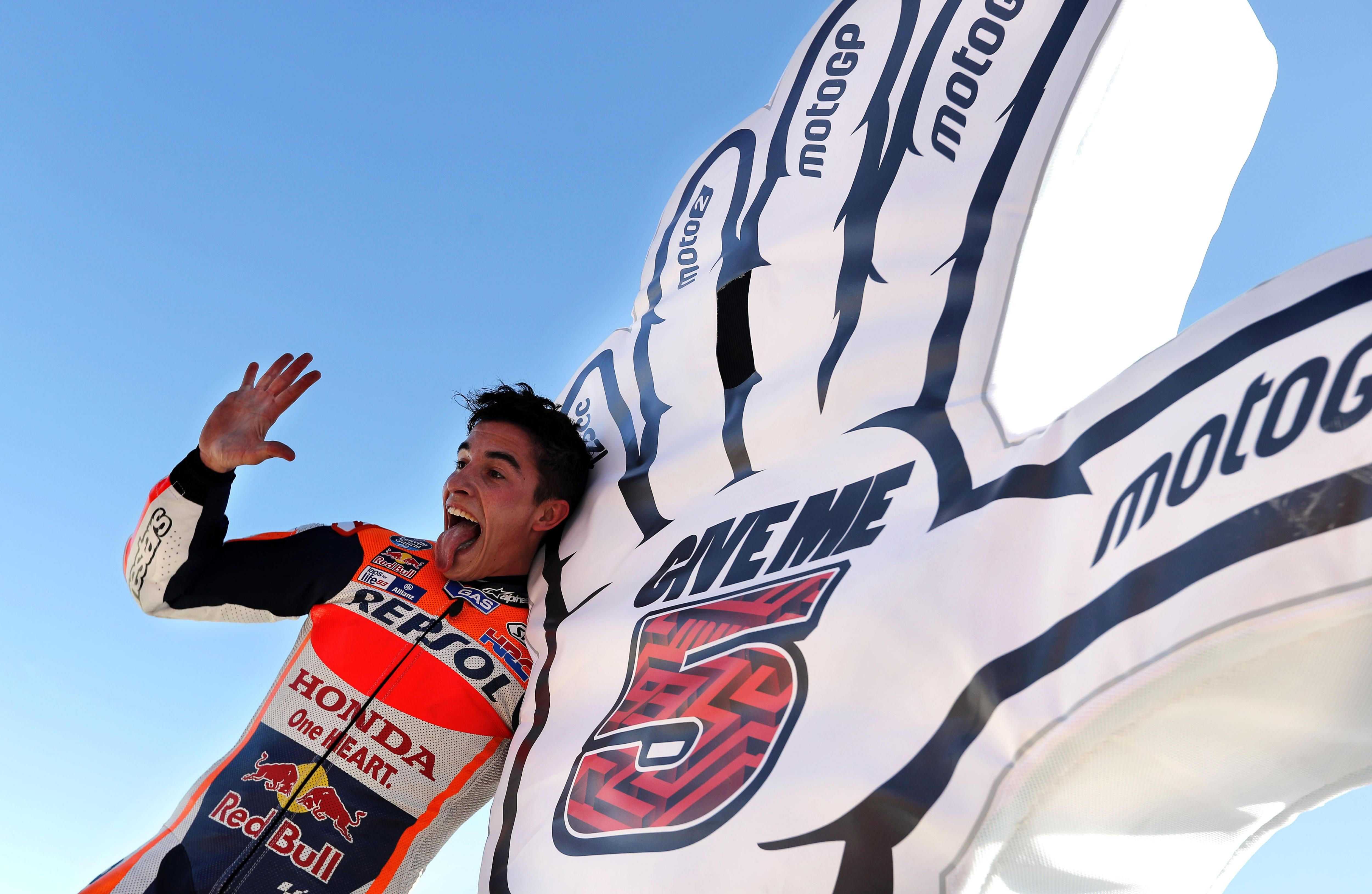 Márquez i els colors d'Espanya: "La bandera que representa la meva gent és la del '93'"