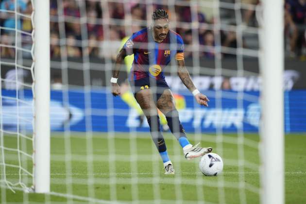 Definición de Raphinha durante un partido del Barça / Foto: EFE Definición de Raphinha durante un partido del Barça / Foto: EFE