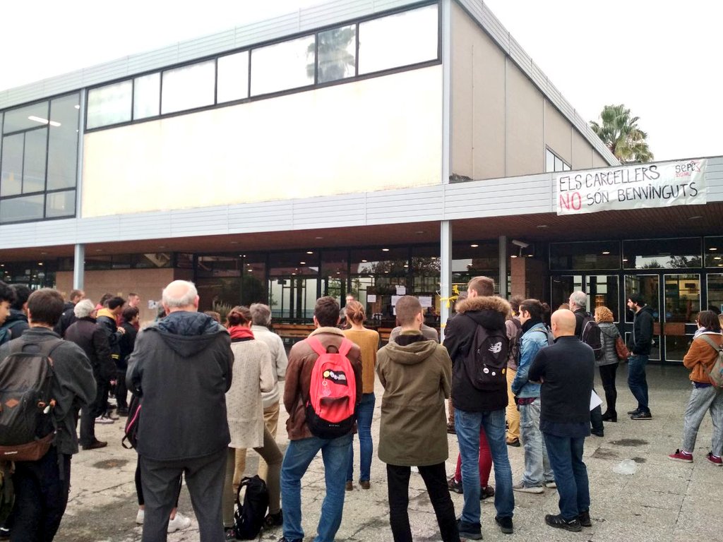 Així han rebut un magistrat del Tribunal Suprem a la UB