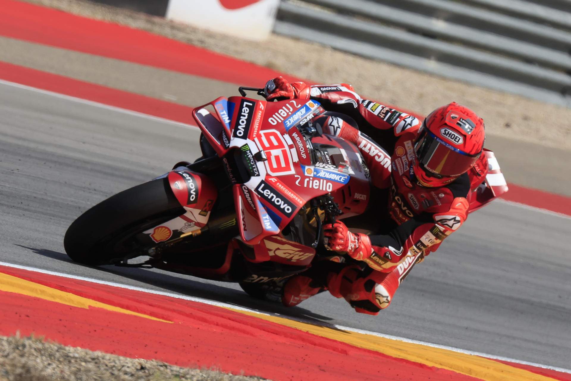 Marc Márquez se impone en el sprint de Aragón escoltado por Àlex en un monólogo catalán incontestable