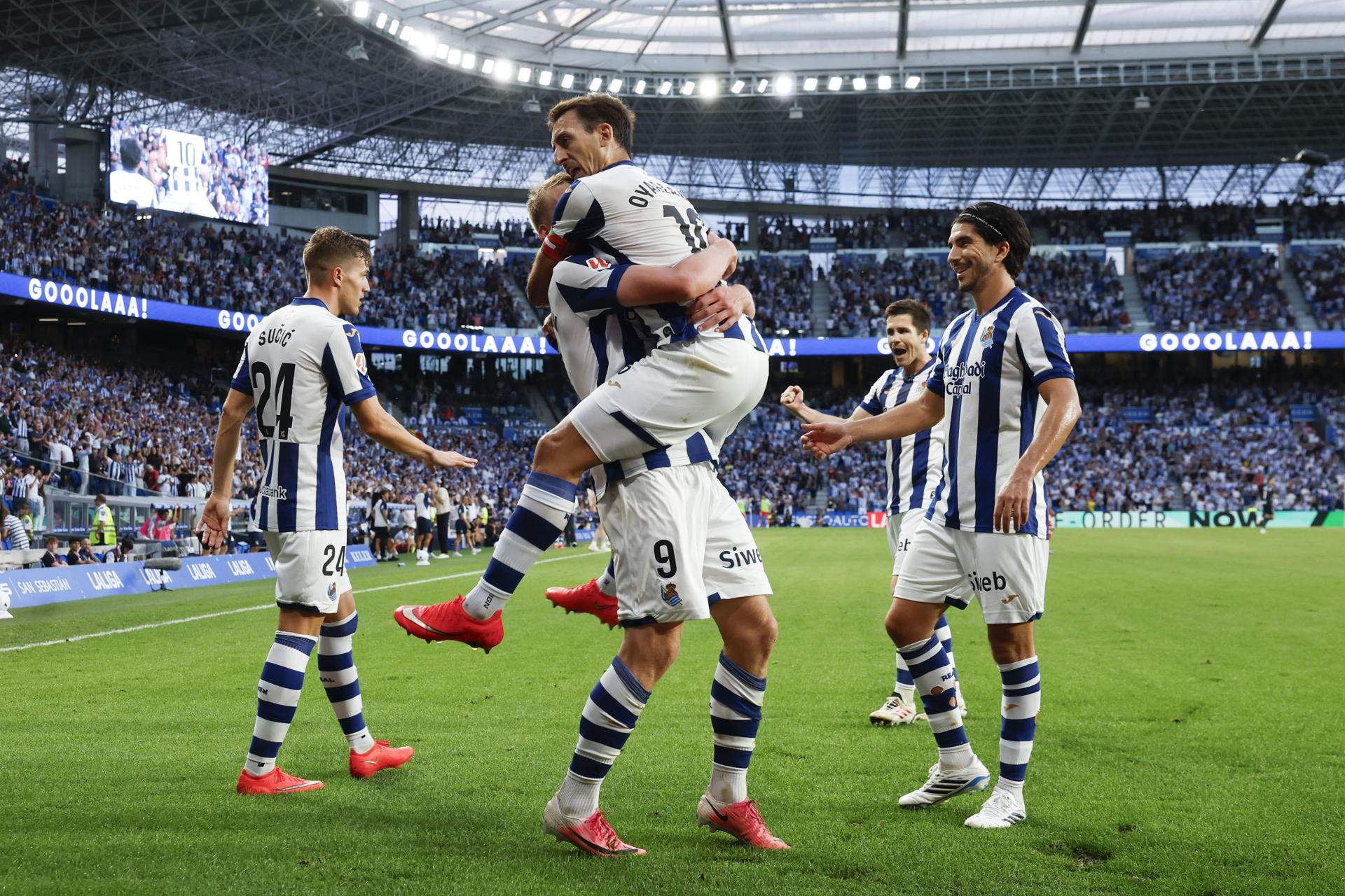 Un Espanyol gris topa amb una Reial Societat superior i marxa de buit d’Anoeta (2-1)